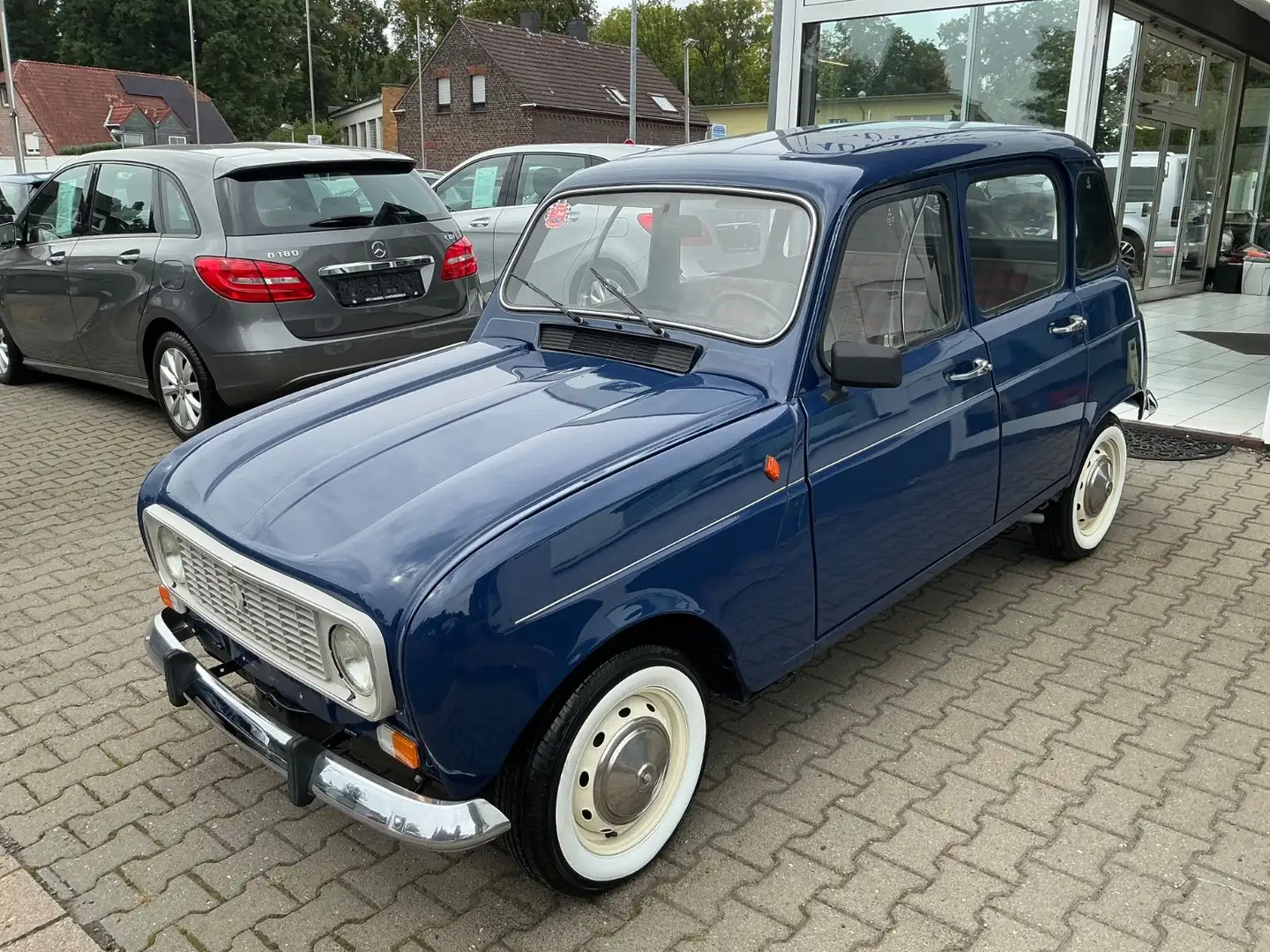 Renault R 4 TÜV 08/2027 H-Kennzeichen 74000 km Modrá - 1