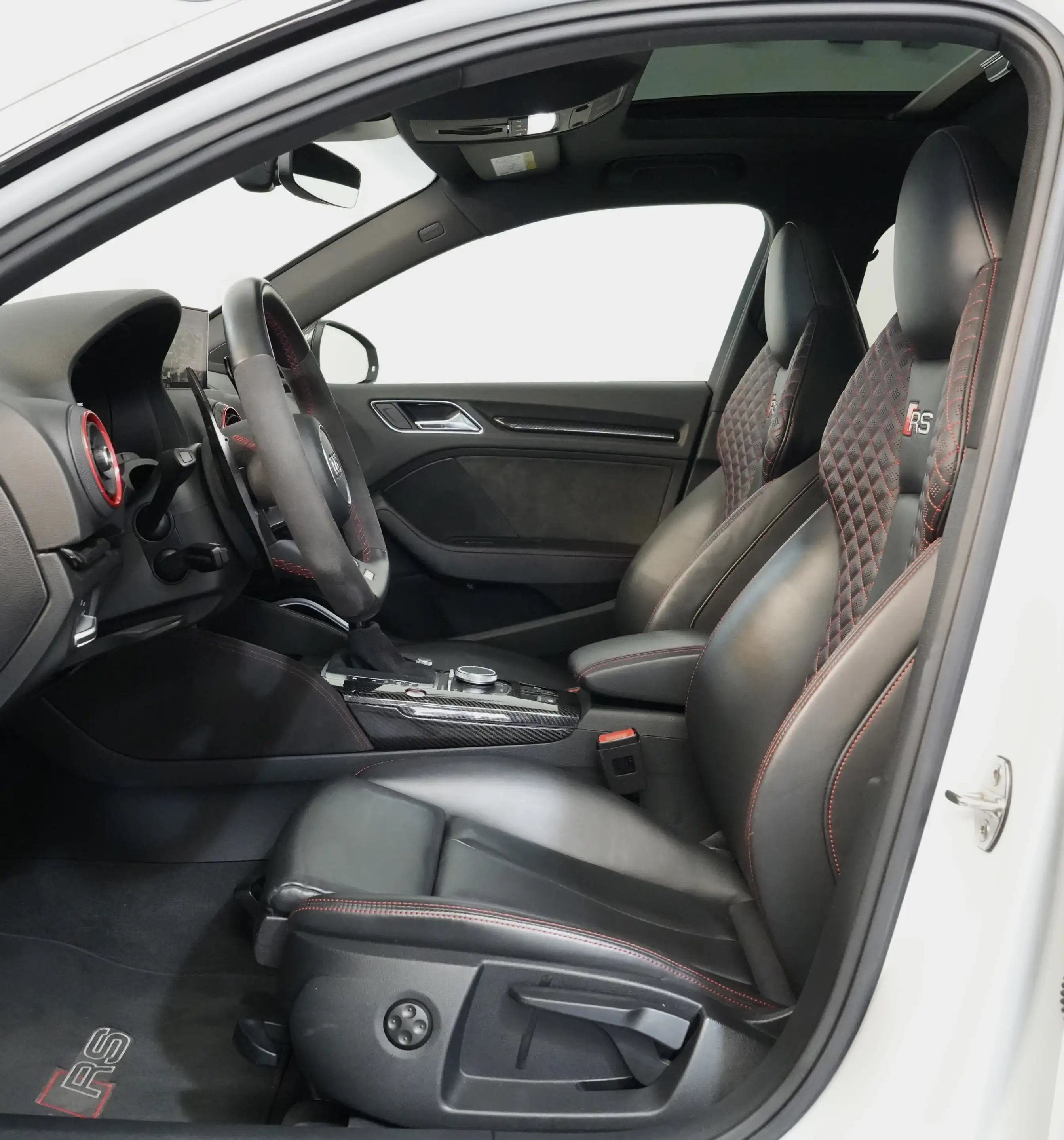 Audi RS3 NON-OPF*S-AGA*SCHALE*PANO*VIRTUAL*B&O*R.KAM* — photo 12