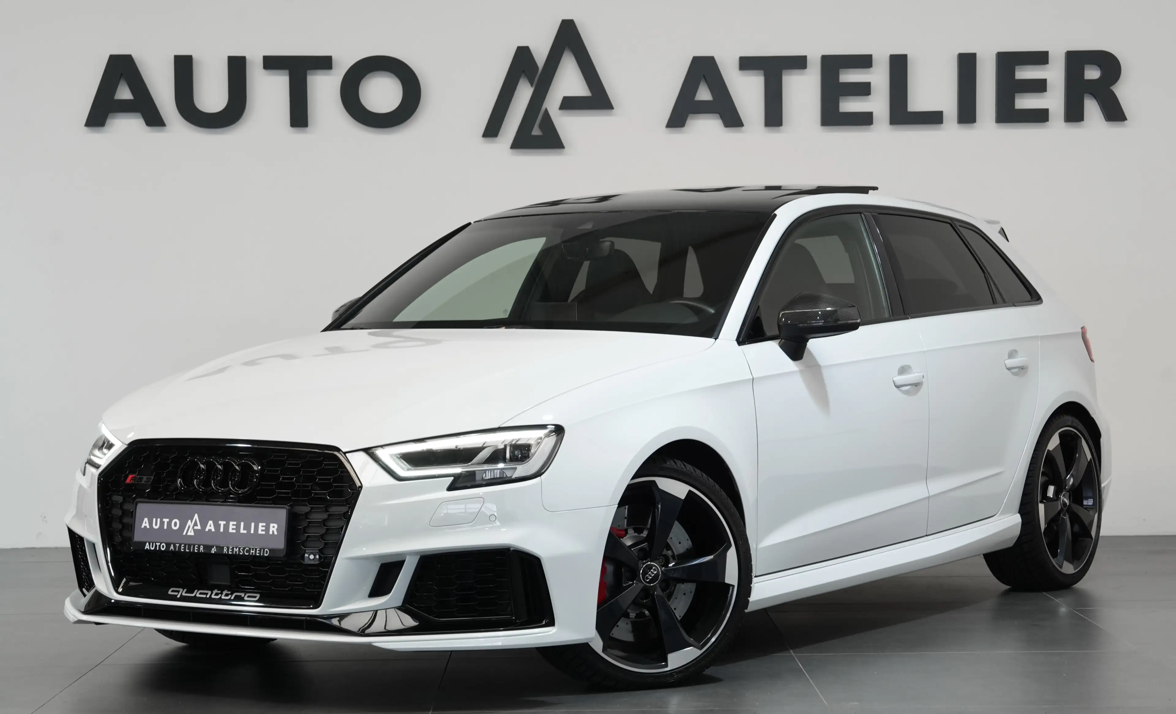 Audi RS3 NON-OPF*S-AGA*SCHALE*PANO*VIRTUAL*B&O*R.KAM* — photo 2