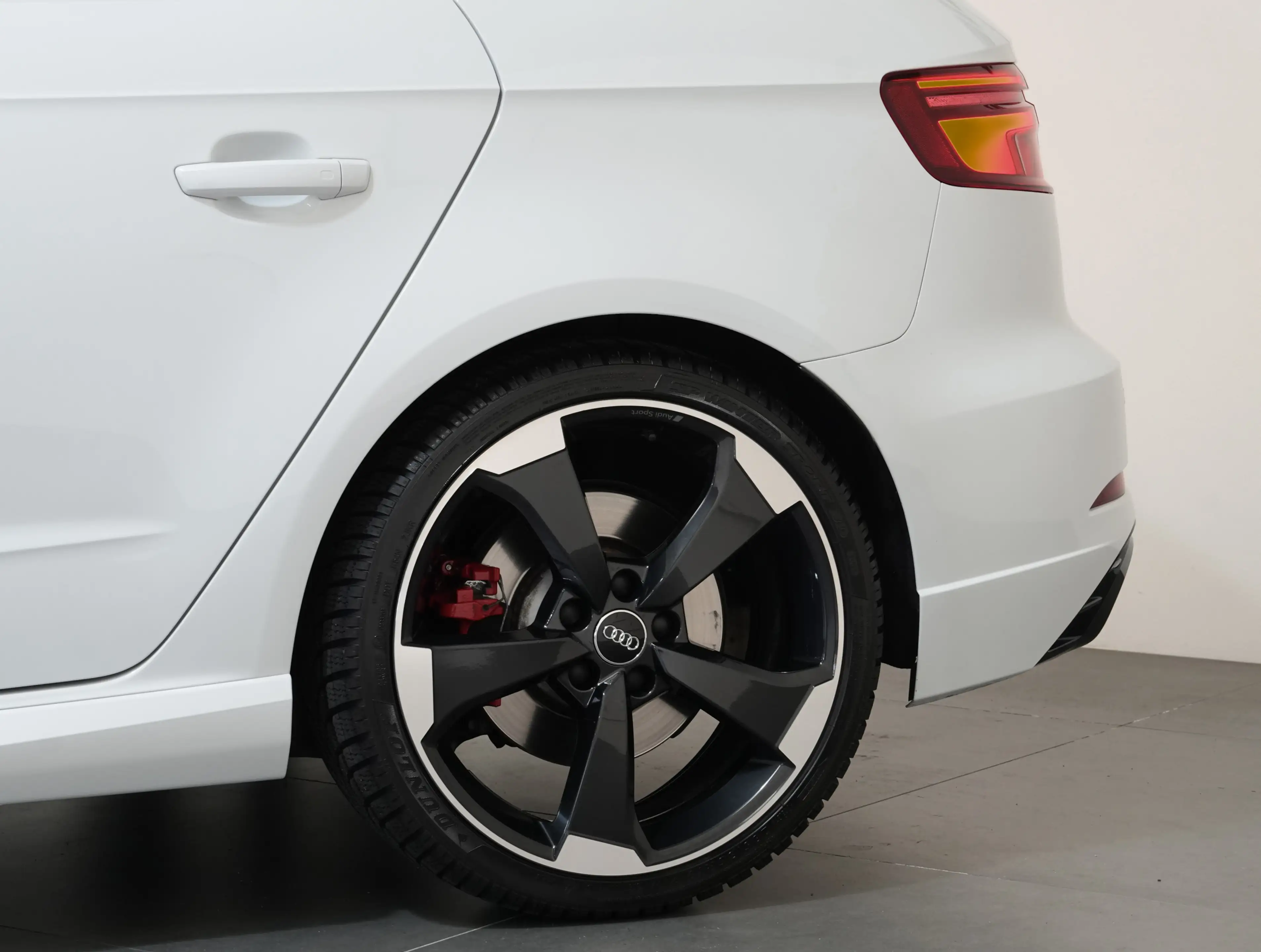 Audi RS3 NON-OPF*S-AGA*SCHALE*PANO*VIRTUAL*B&O*R.KAM* — photo 11