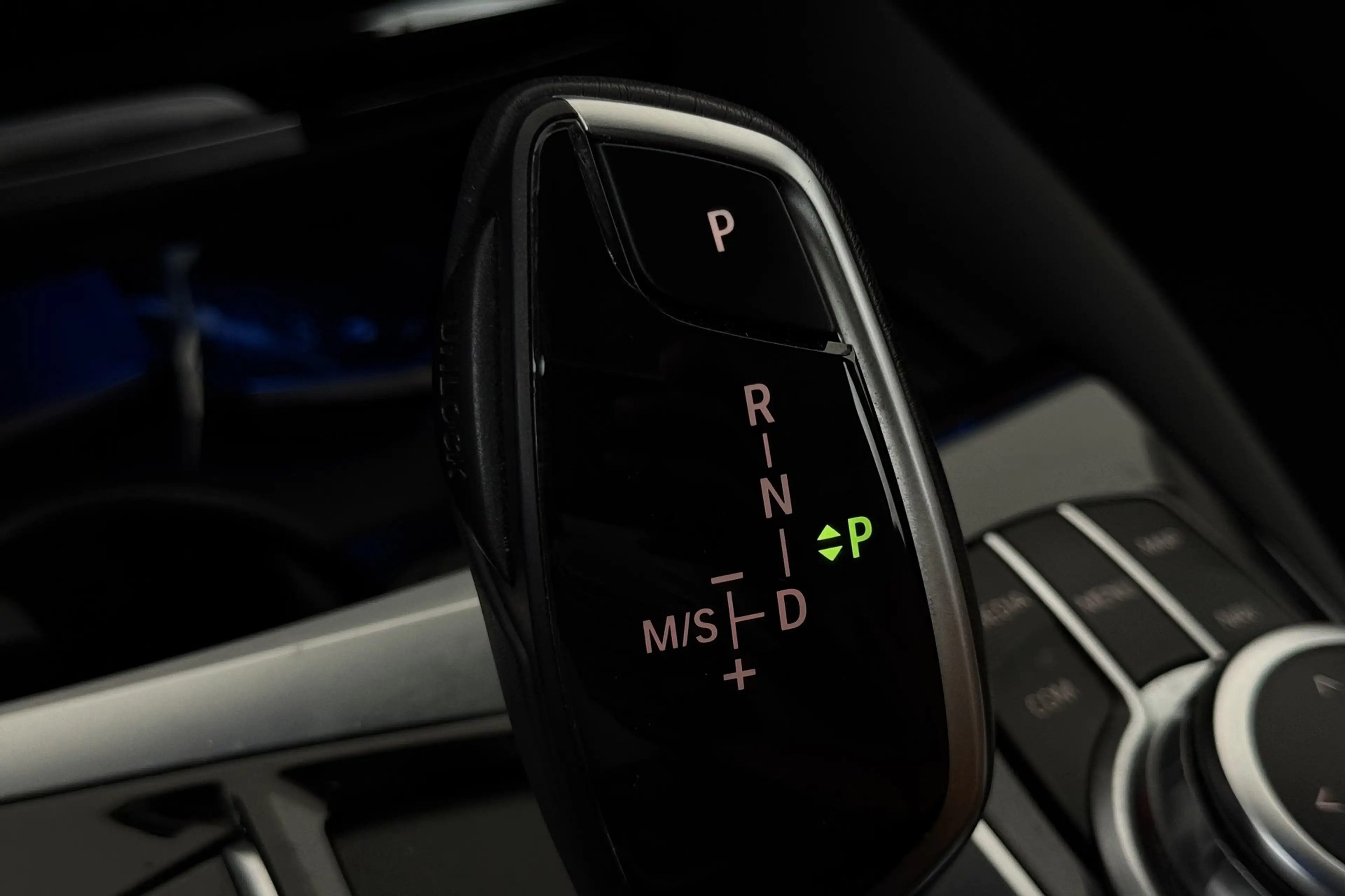 BMW 520 e TOURING iA PHEV + GPS + LEDER + CARPLAY + CAMERA — photo 12