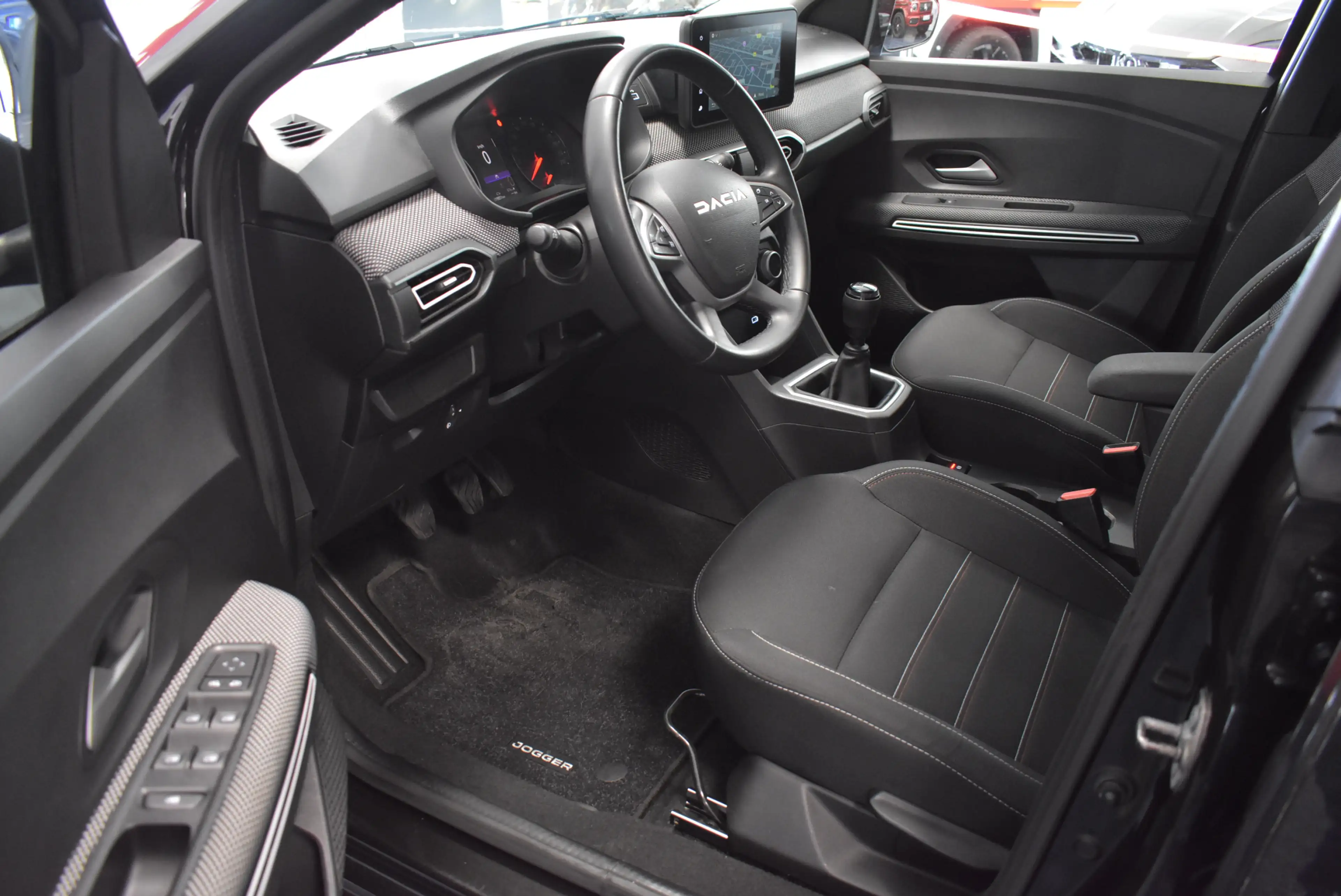Dacia Jogger Extreme Navi LED Kamera Temp AHK 1-Hand — photo 6