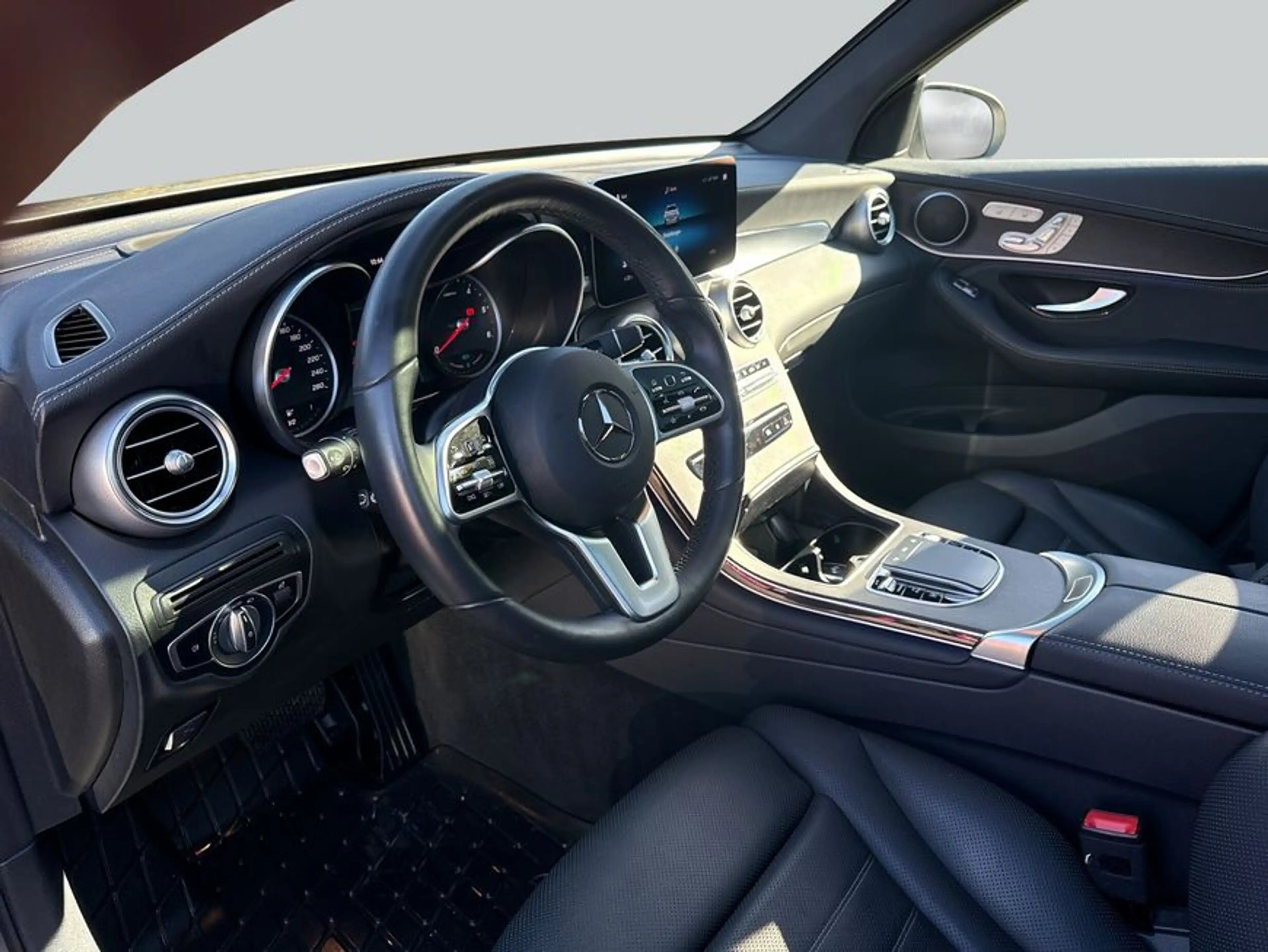 Mercedes-Benz GLC 300 GLC — photo 10