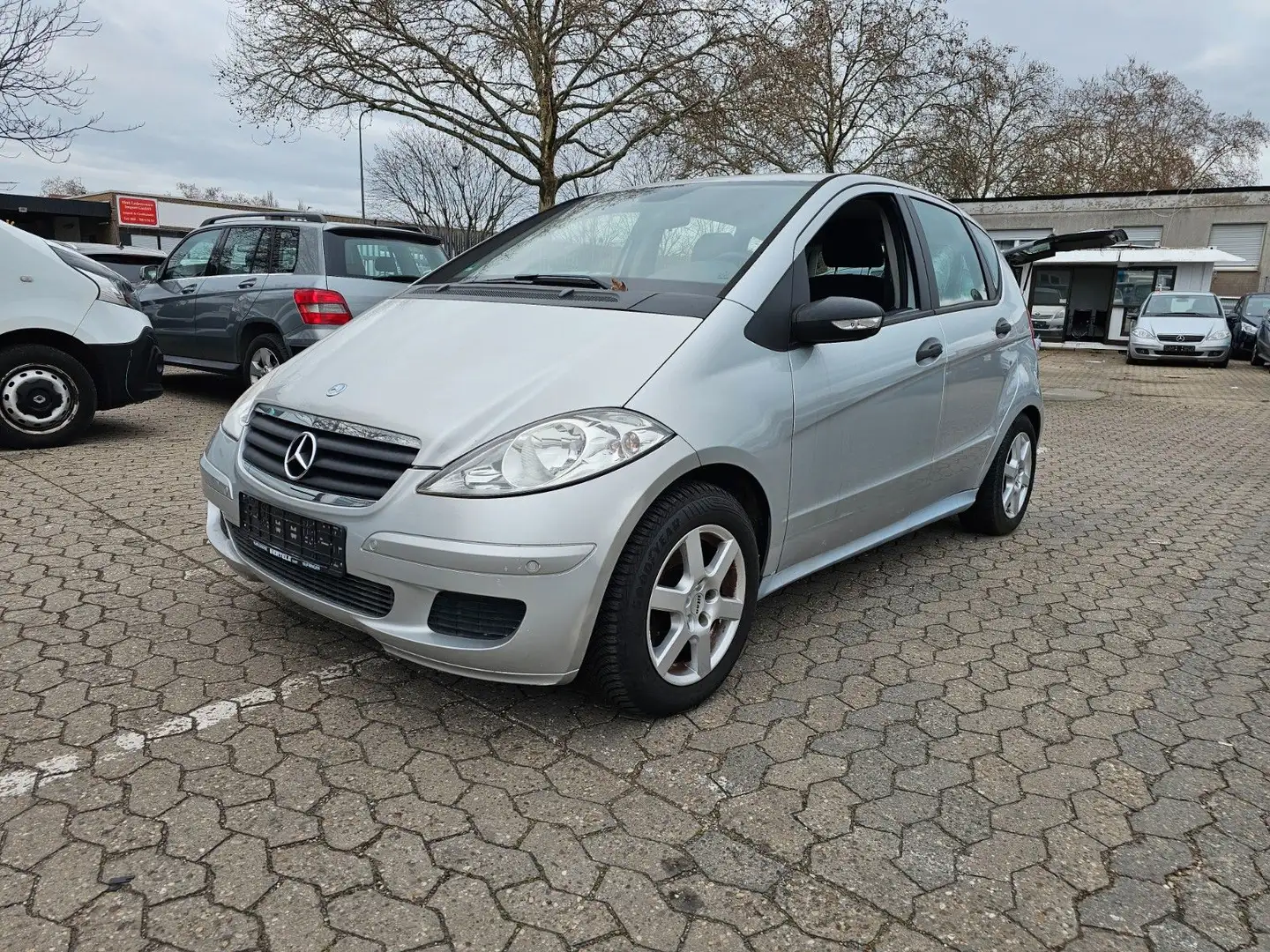Mercedes-Benz A 170 *Automatik*PDC*Klima*TMP Silber - 1