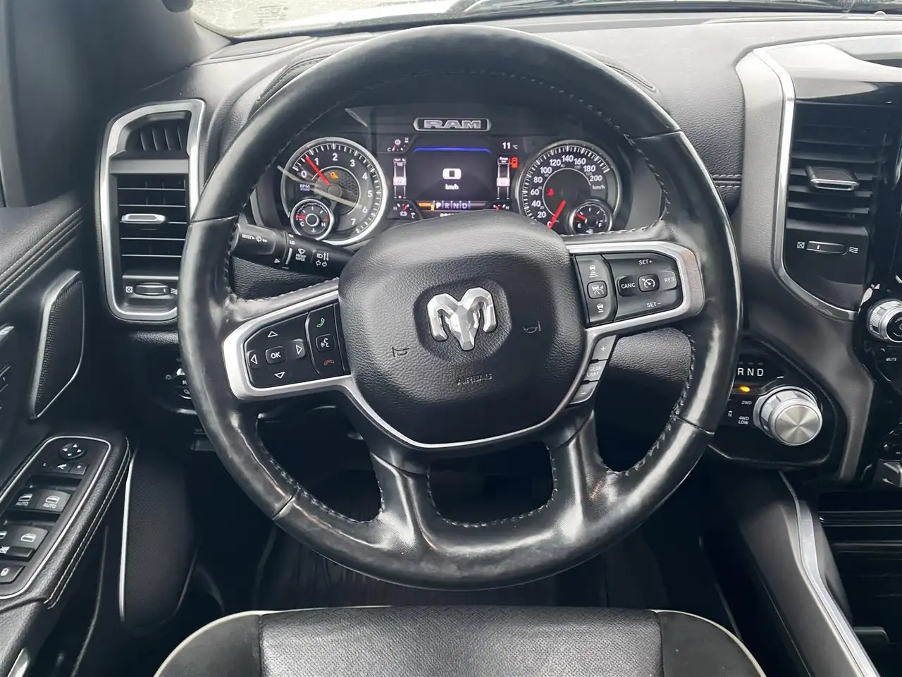 RAM 1500 снимка RAM 1500