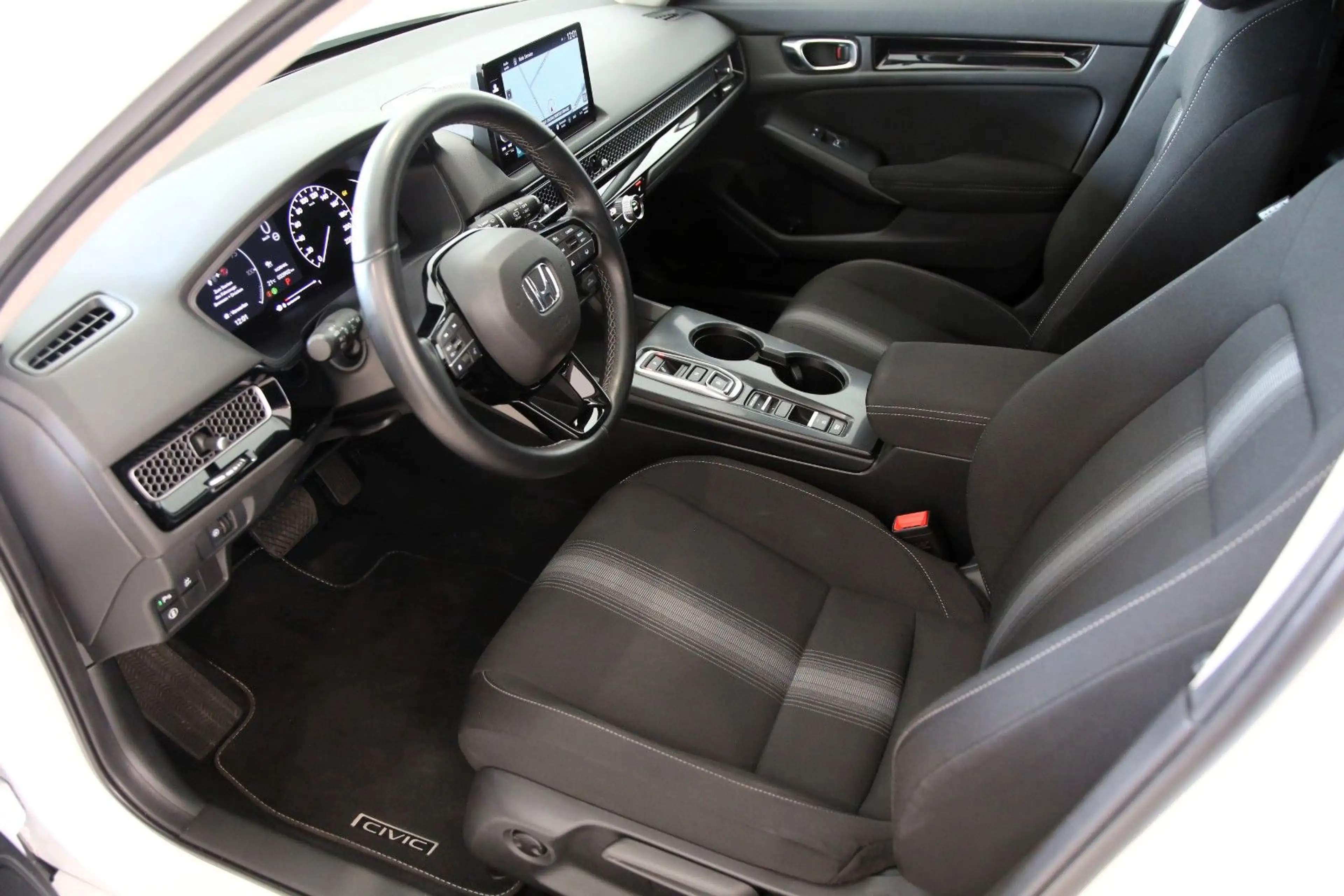 Honda Civic Lim. 5-trg. e:HEV Elegance RFK SHZ DAB — photo 5