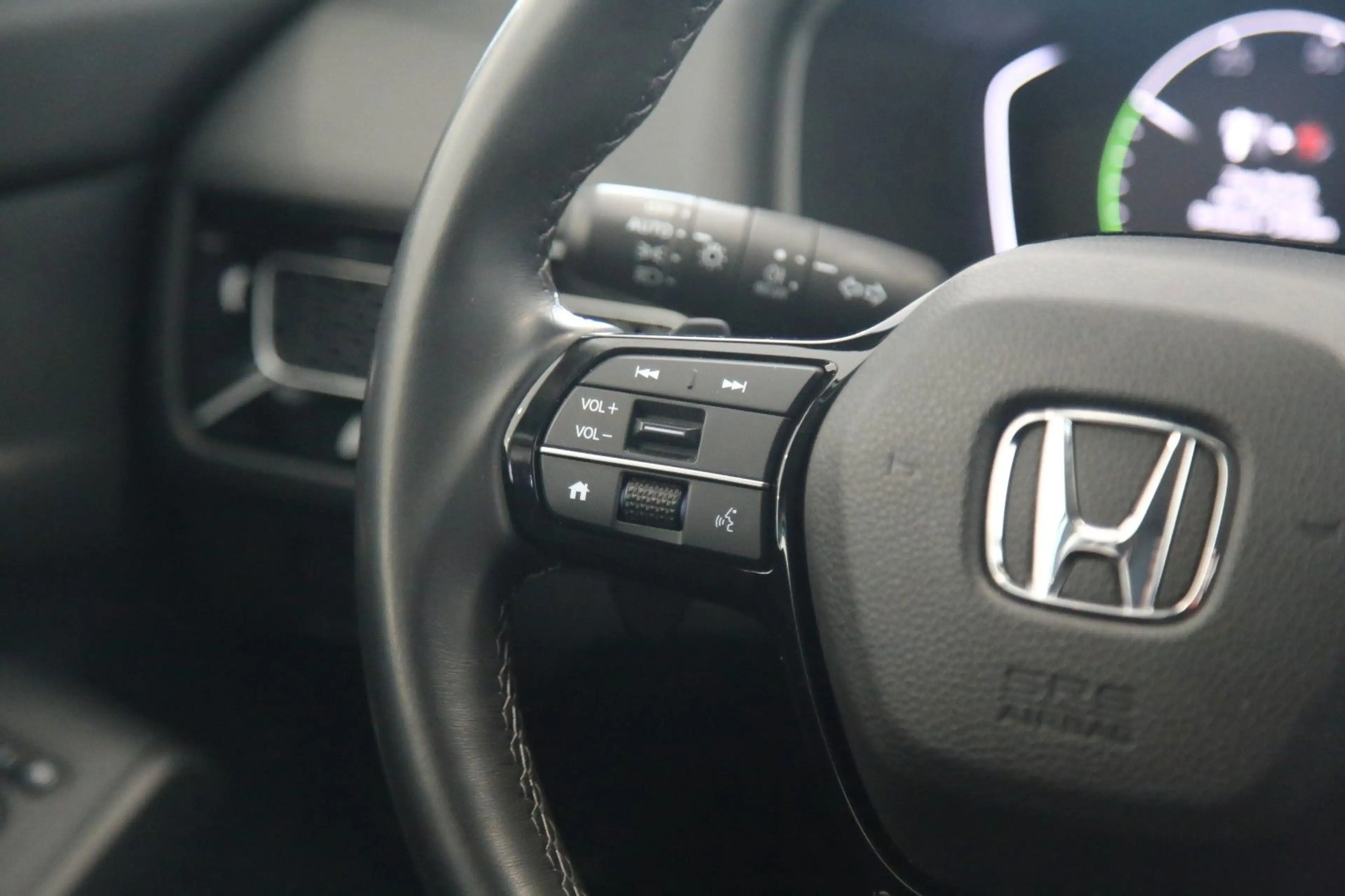 Honda Civic Lim. 5-trg. e:HEV Elegance RFK SHZ DAB — photo 15