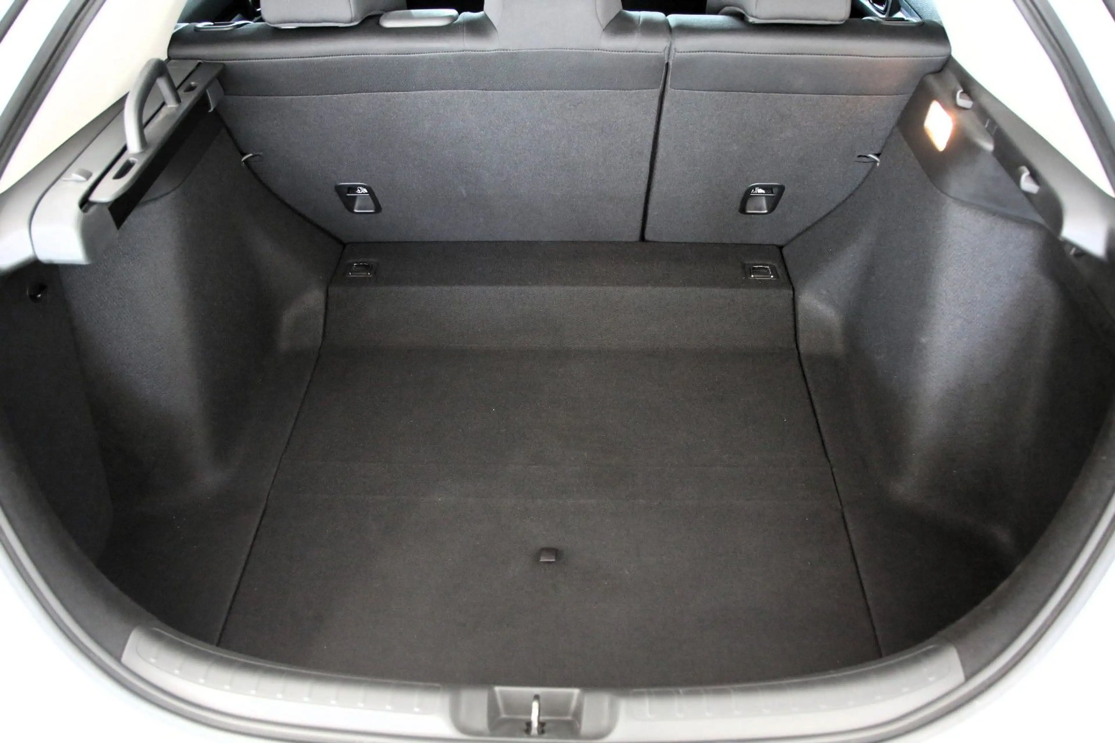 Honda Civic Lim. 5-trg. e:HEV Elegance RFK SHZ DAB — photo 7
