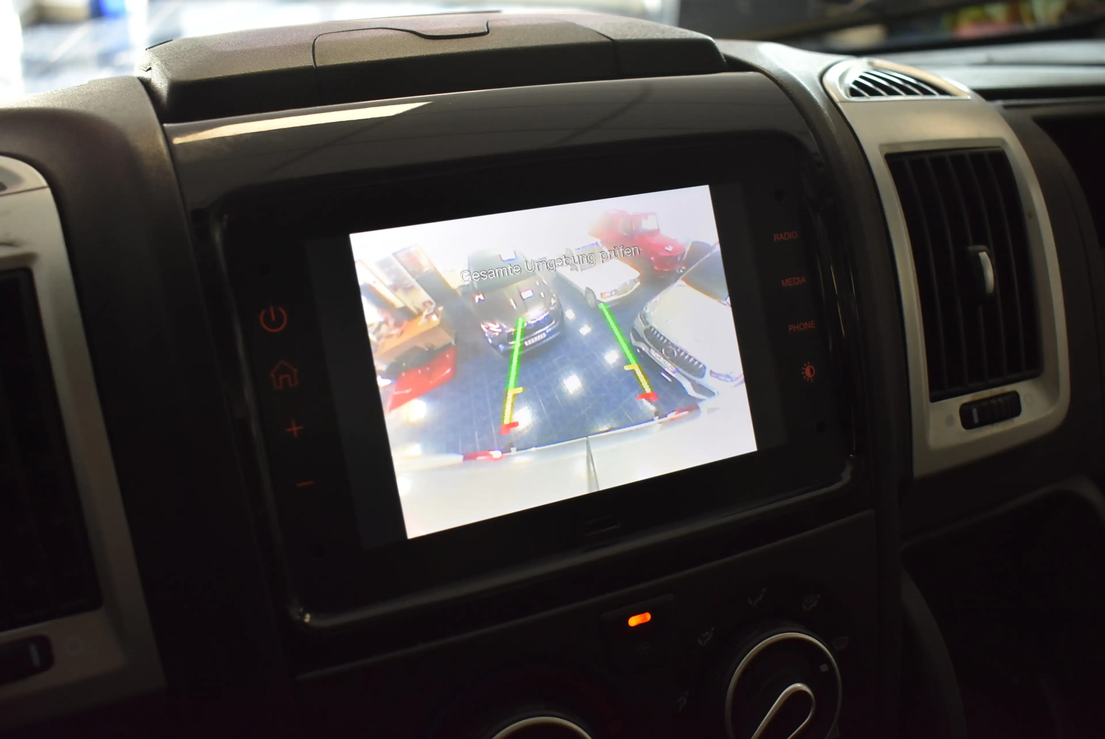 Peugeot Boxer 333 L2H2 BlueHDi 140 Carplay Kamera Temp — photo 10