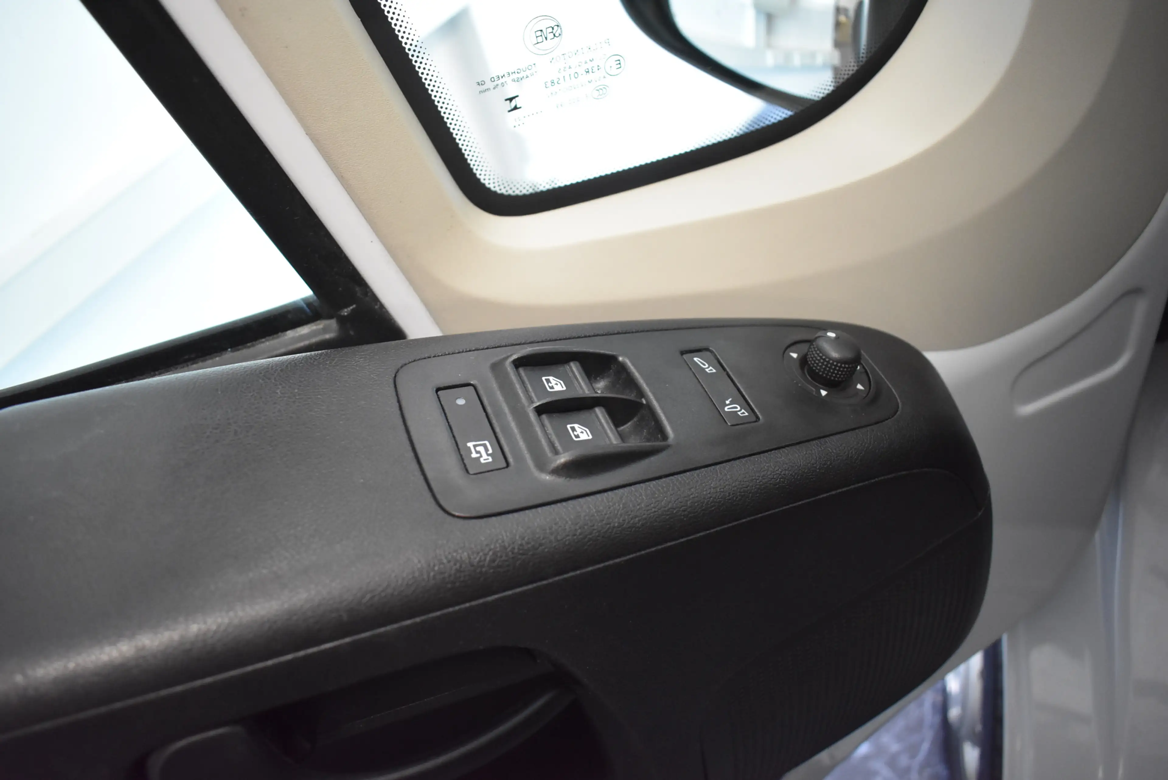 Peugeot Boxer 333 L2H2 BlueHDi 140 Carplay Kamera Temp — photo 13