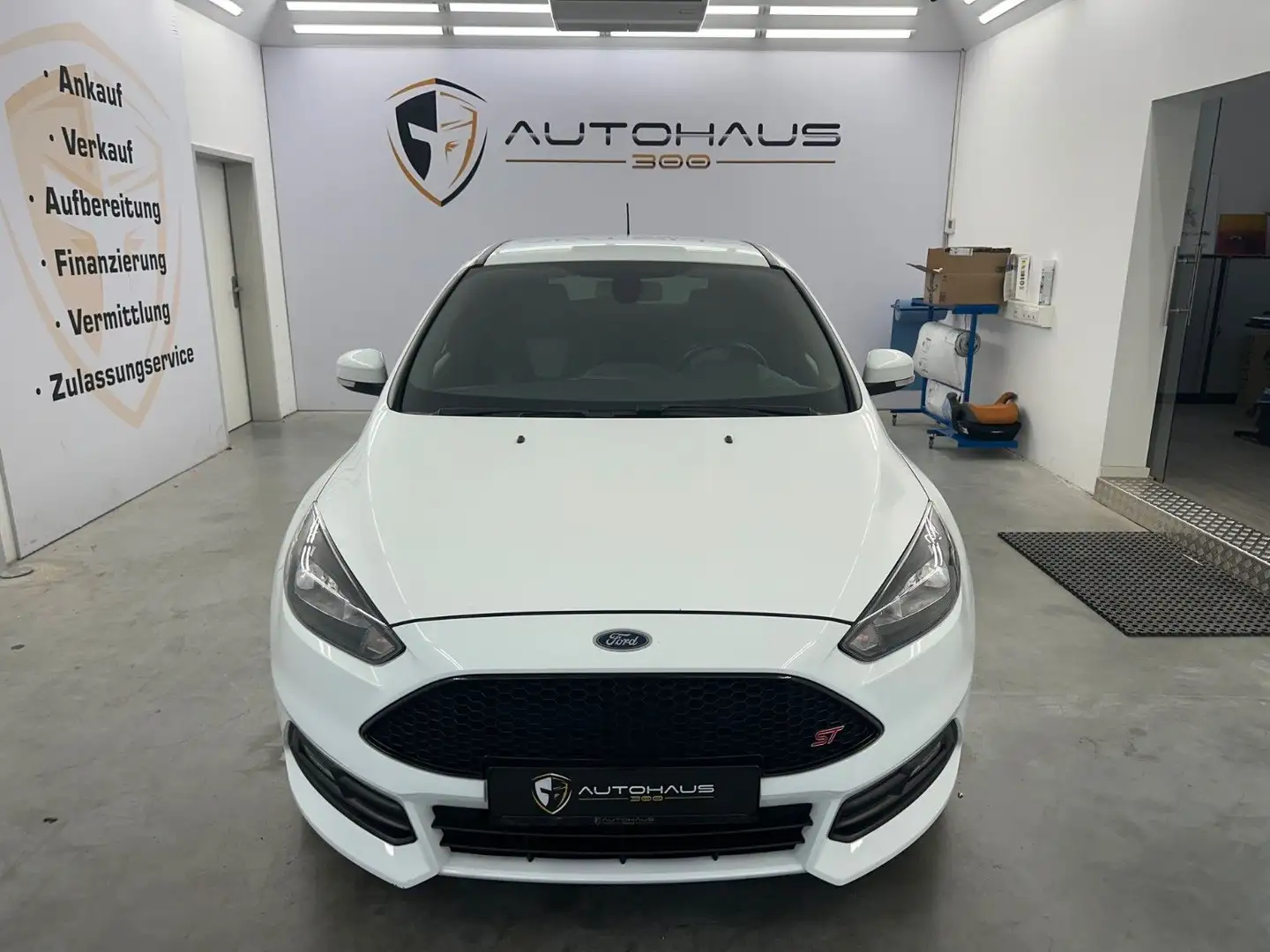 Ford Focus Lim. ST SPORT KLIMA NAVI RFK MFL TEMPO SHZ Wit - 2