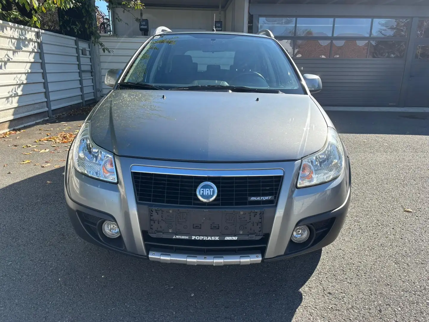 Fiat Sedici 1,9 JTD Multijet Emotion Grau - 2