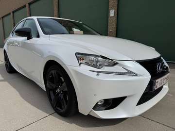 IS 300h 2.5i Shadow Edition E-CVT