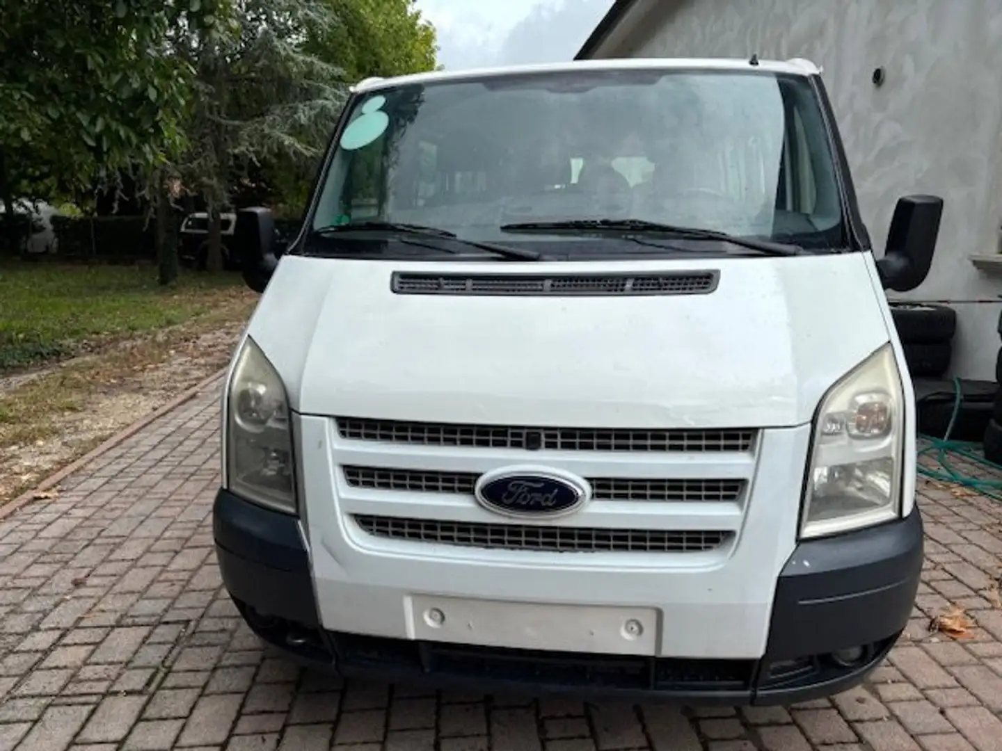 Ford Transit Bus 2.2. tdci 101 cv 9 posti Doppio Clima Bianco - 2