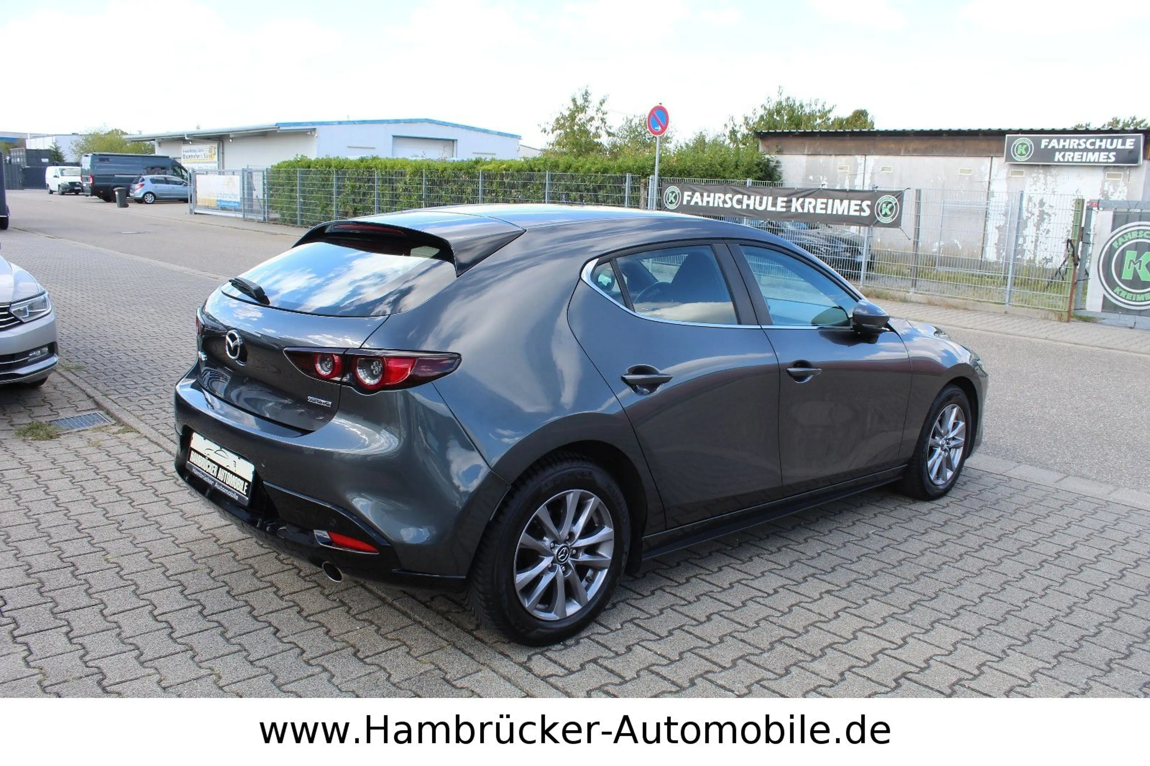 Mazda 3 Skyactice-G M-Hybrid Selection~2.HAND~NAVI~HUD — photo 8