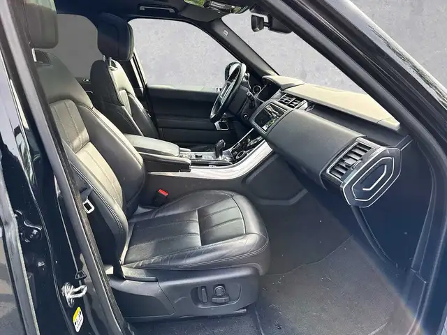 Land Rover Range Rover Sport view 3