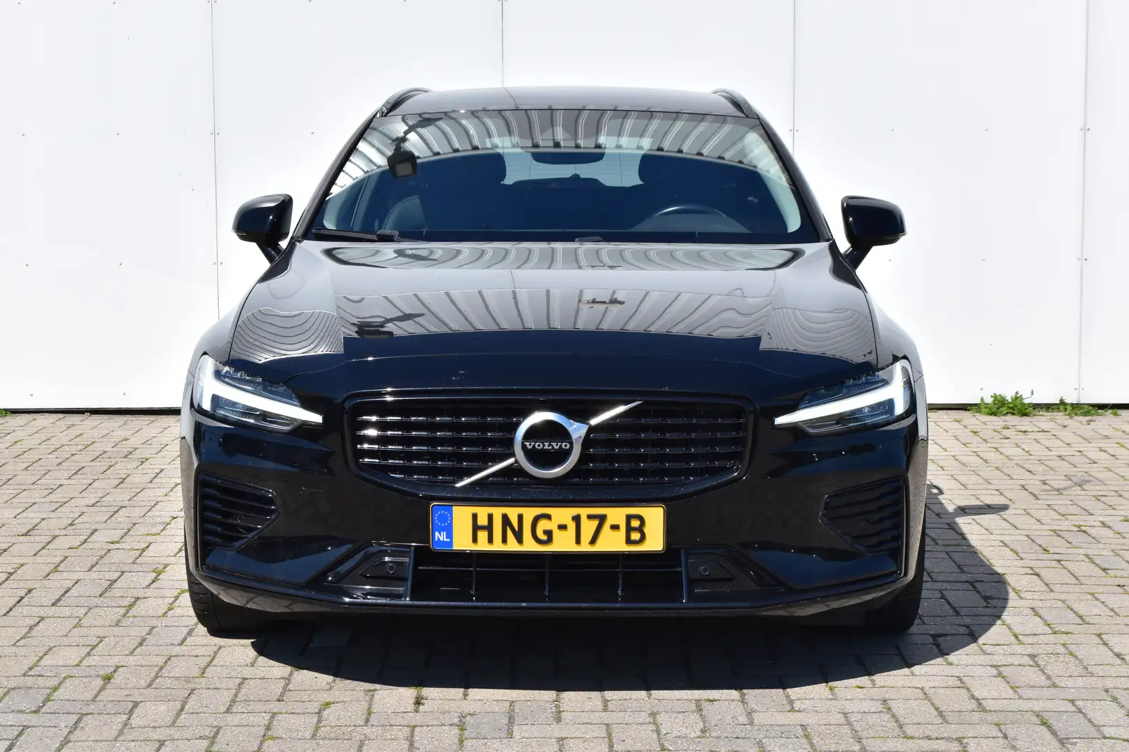 Volvo V60 2.0 T6 Recharge AWD R-Design | UNIEK - NieuwLeder! Zwart - 2