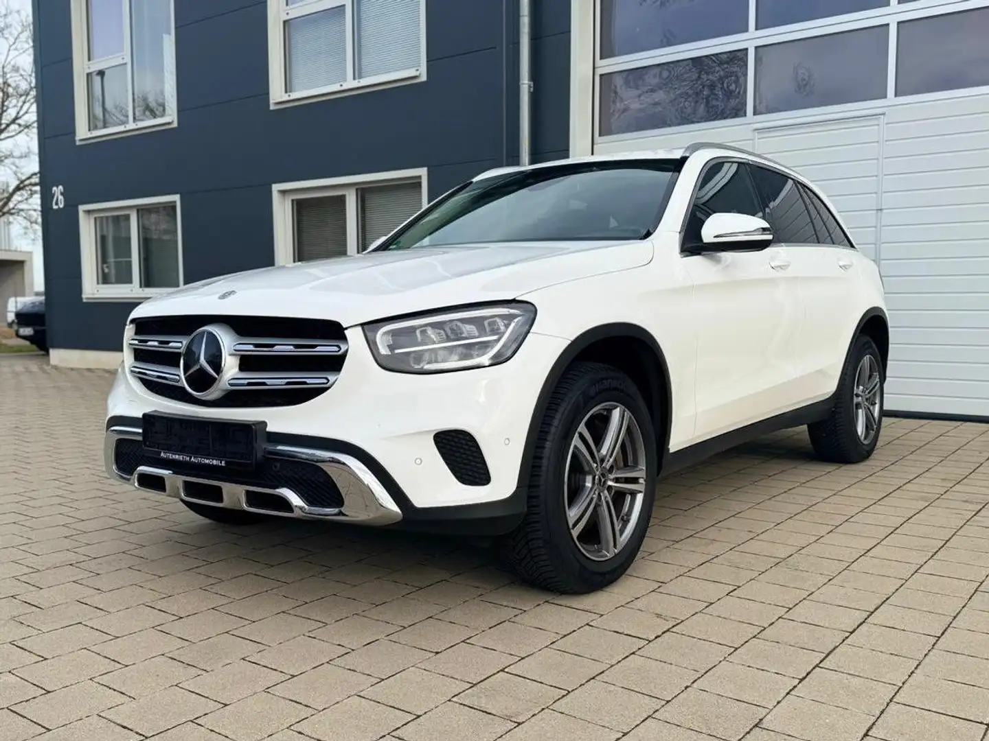 Mercedes-Benz GLC 300 BUSINESS/AHK/LED/GARANTIE Weiß - 1