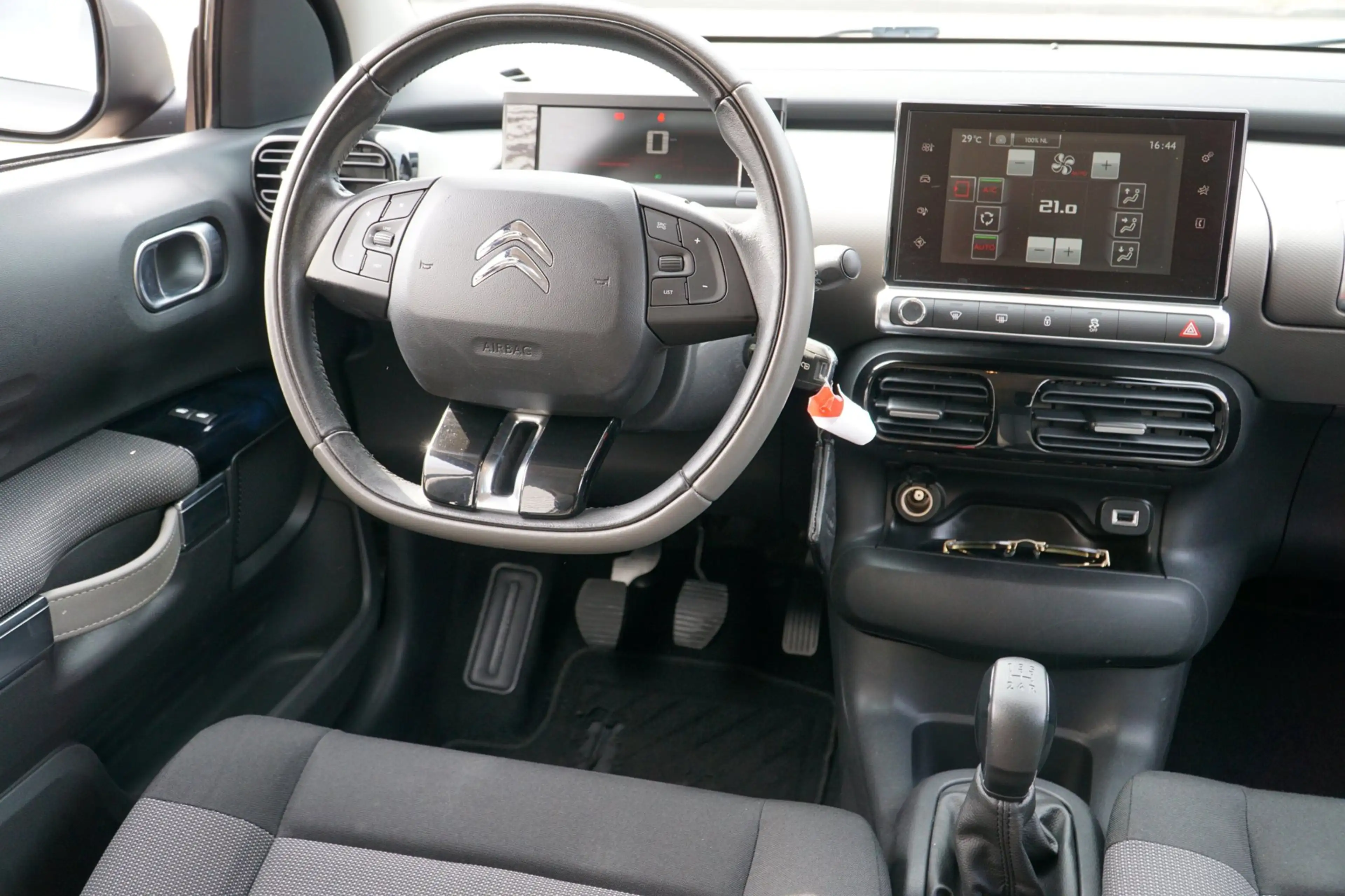 Citroen C4 Cactus 1.2 PureTech Feel — photo 6