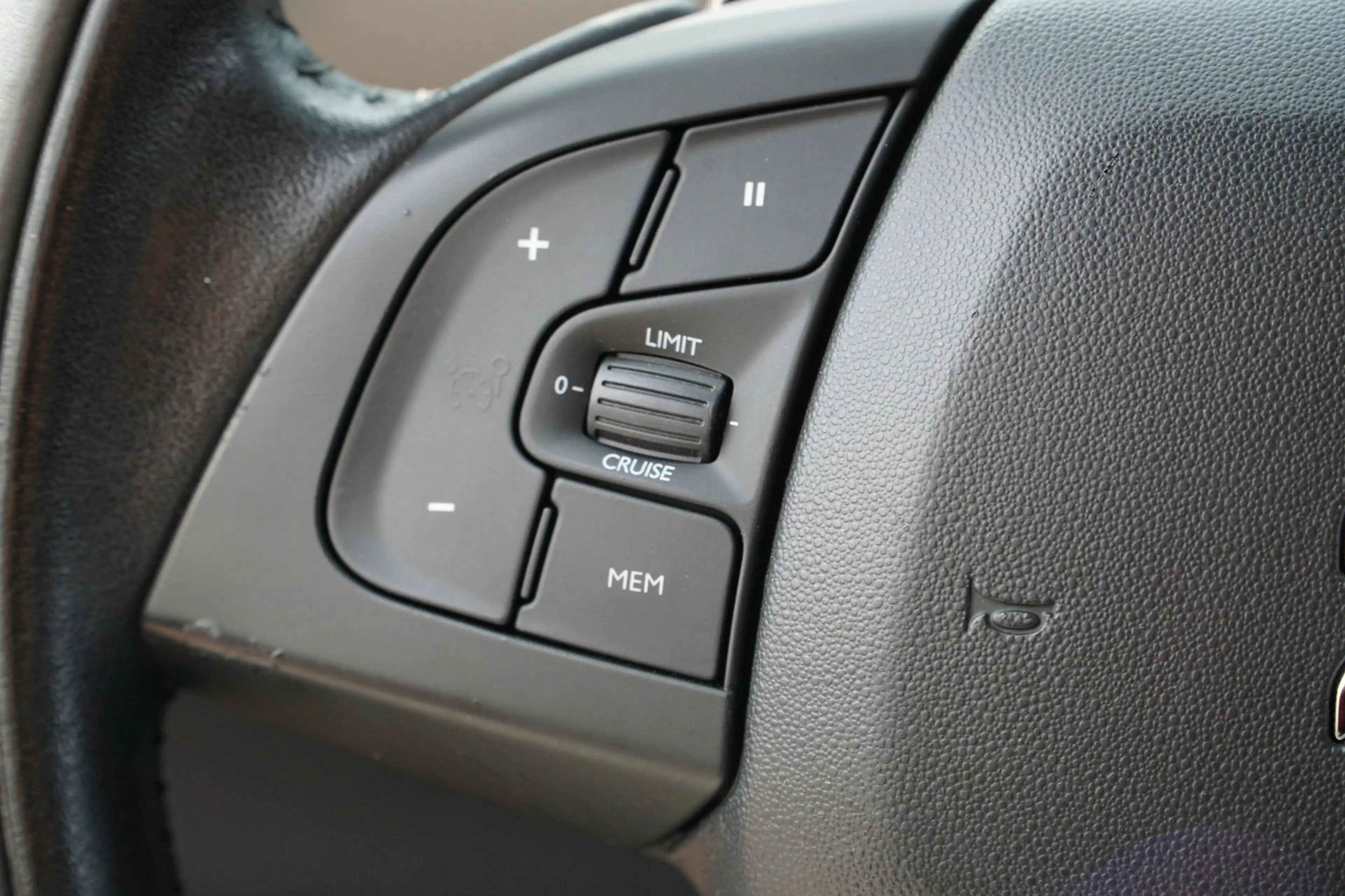 Citroen C4 Cactus 1.2 PureTech Feel — photo 10