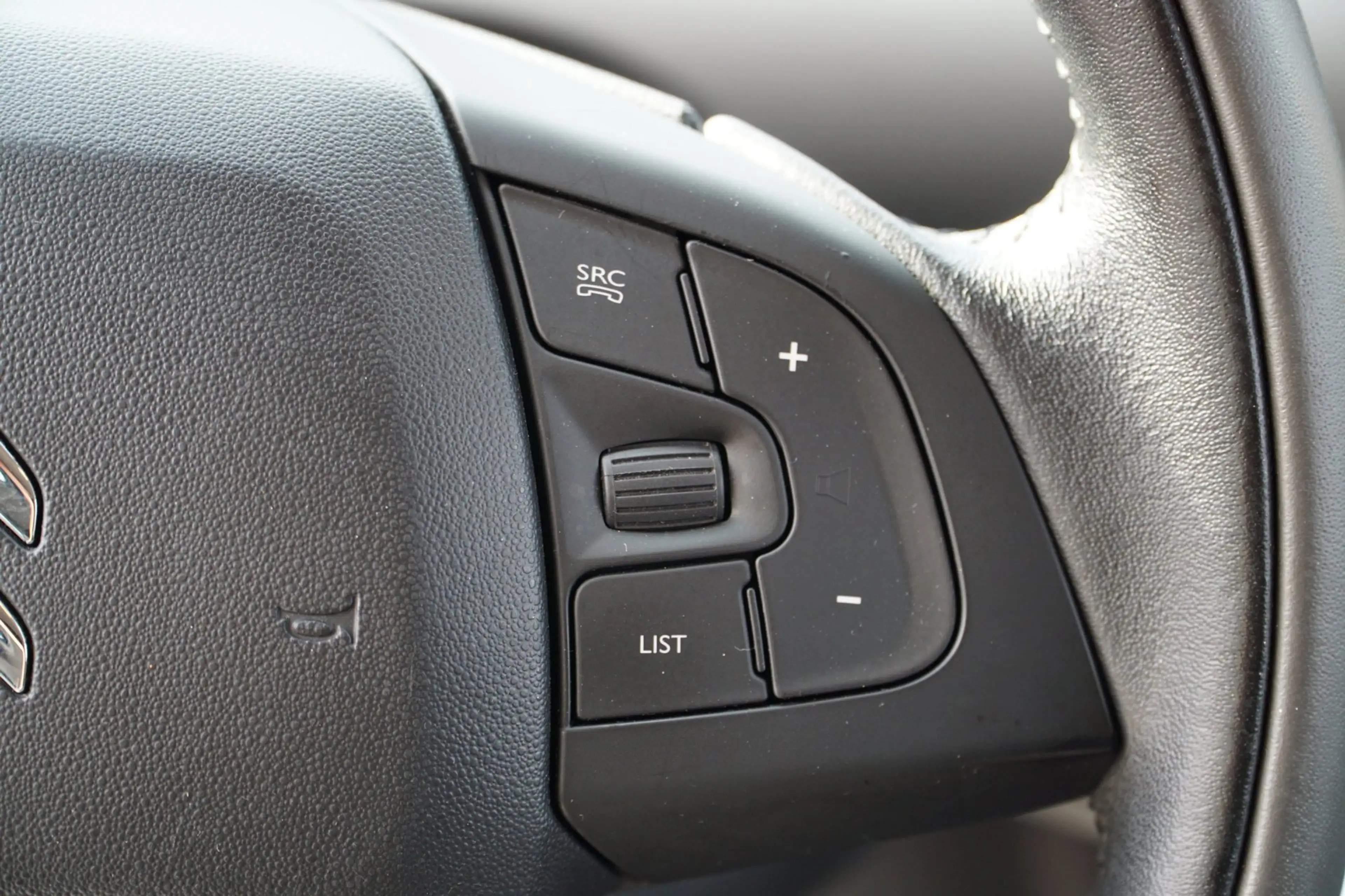Citroen C4 Cactus 1.2 PureTech Feel — photo 12