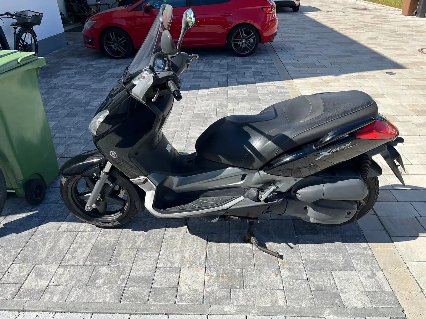 Yamaha X-Max 125 Schwarz - 2