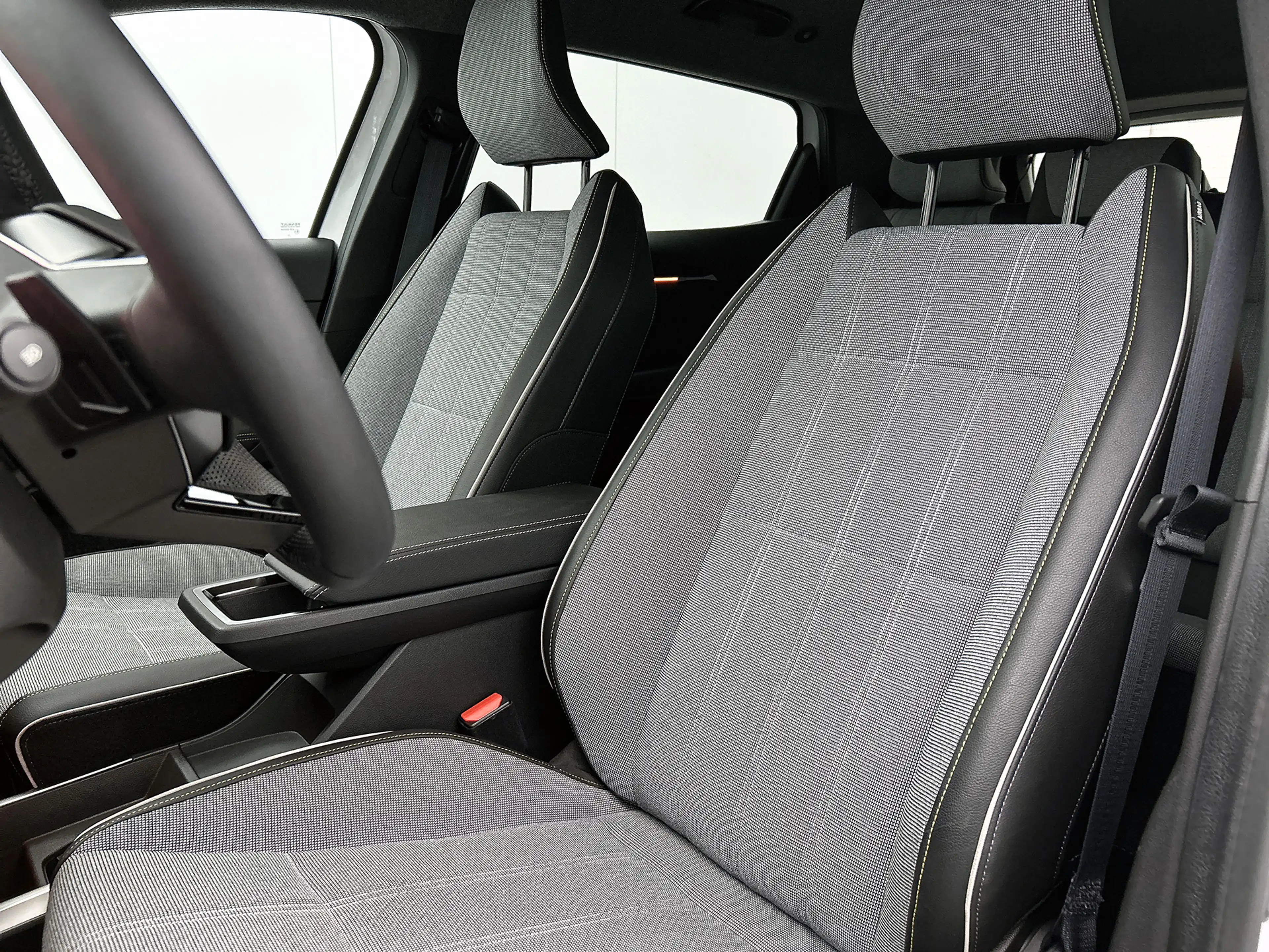 Renault Scenic E-Tech EV60 comfort range techno Pack advanced dri — photo 28