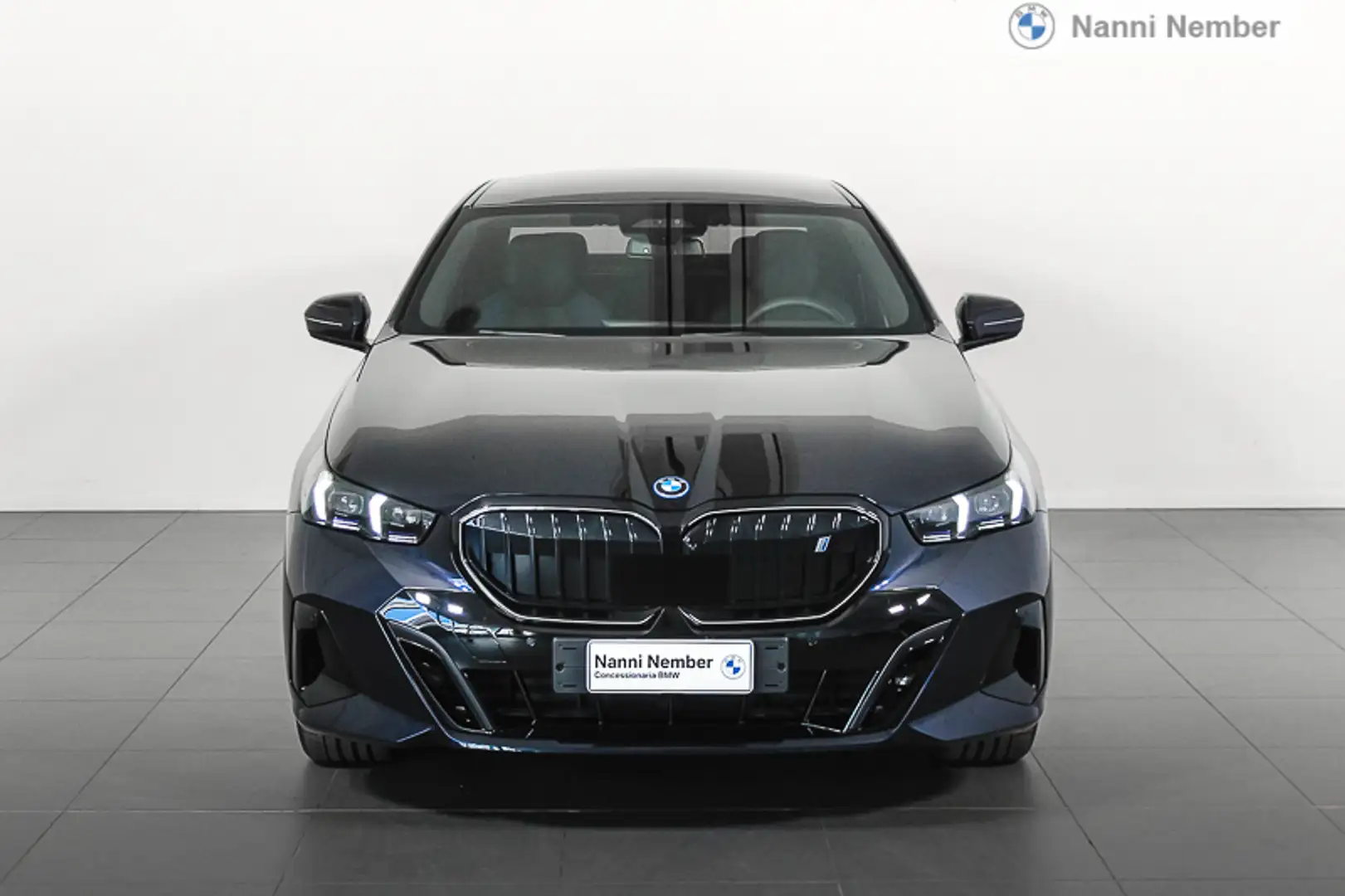 BMW i5 eDrive 40 Msport Blauw - 2