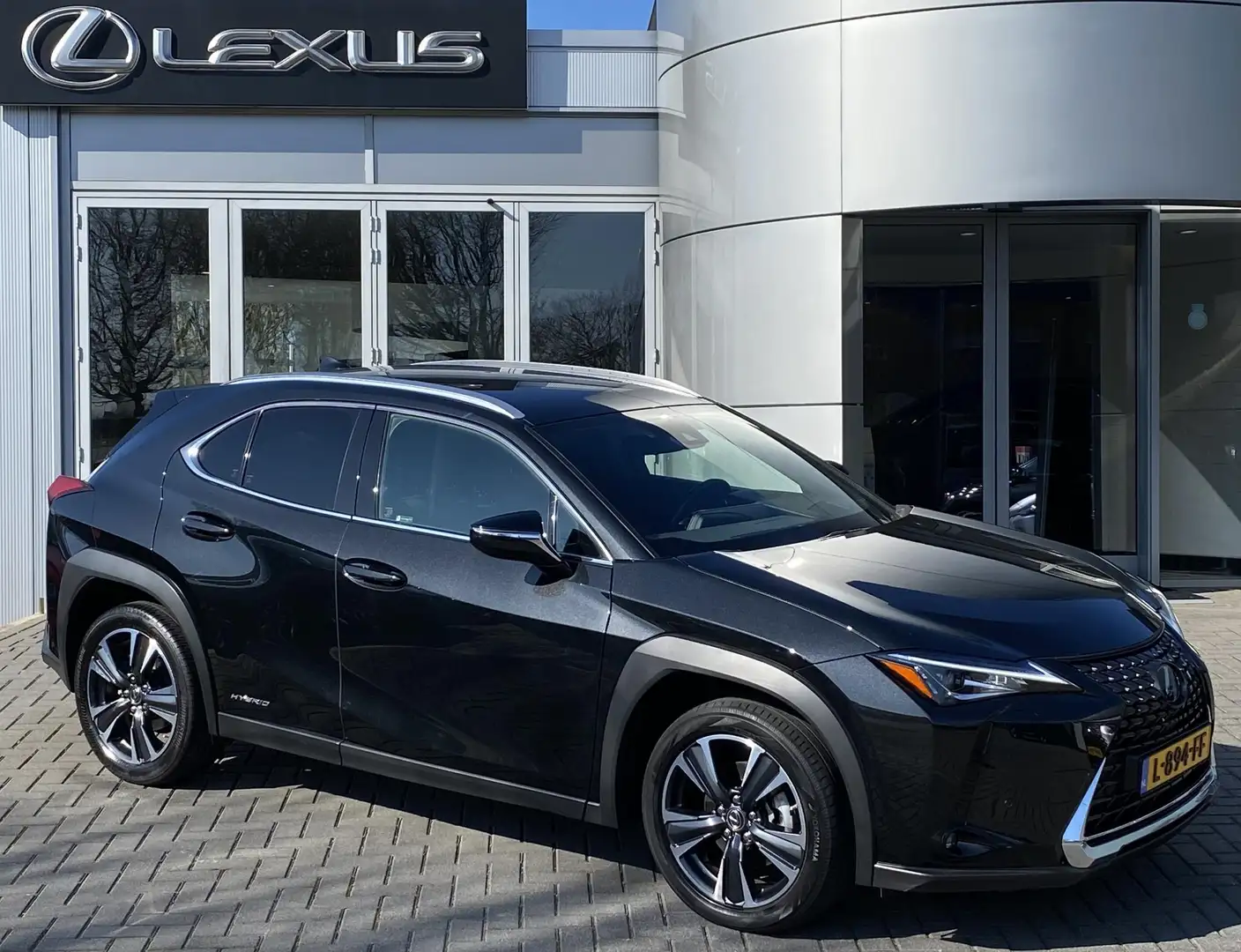 Lexus UX 250h Preference Line NL-AUTO NAVI BLIND SPOT PARKEERSEN Zwart - 1