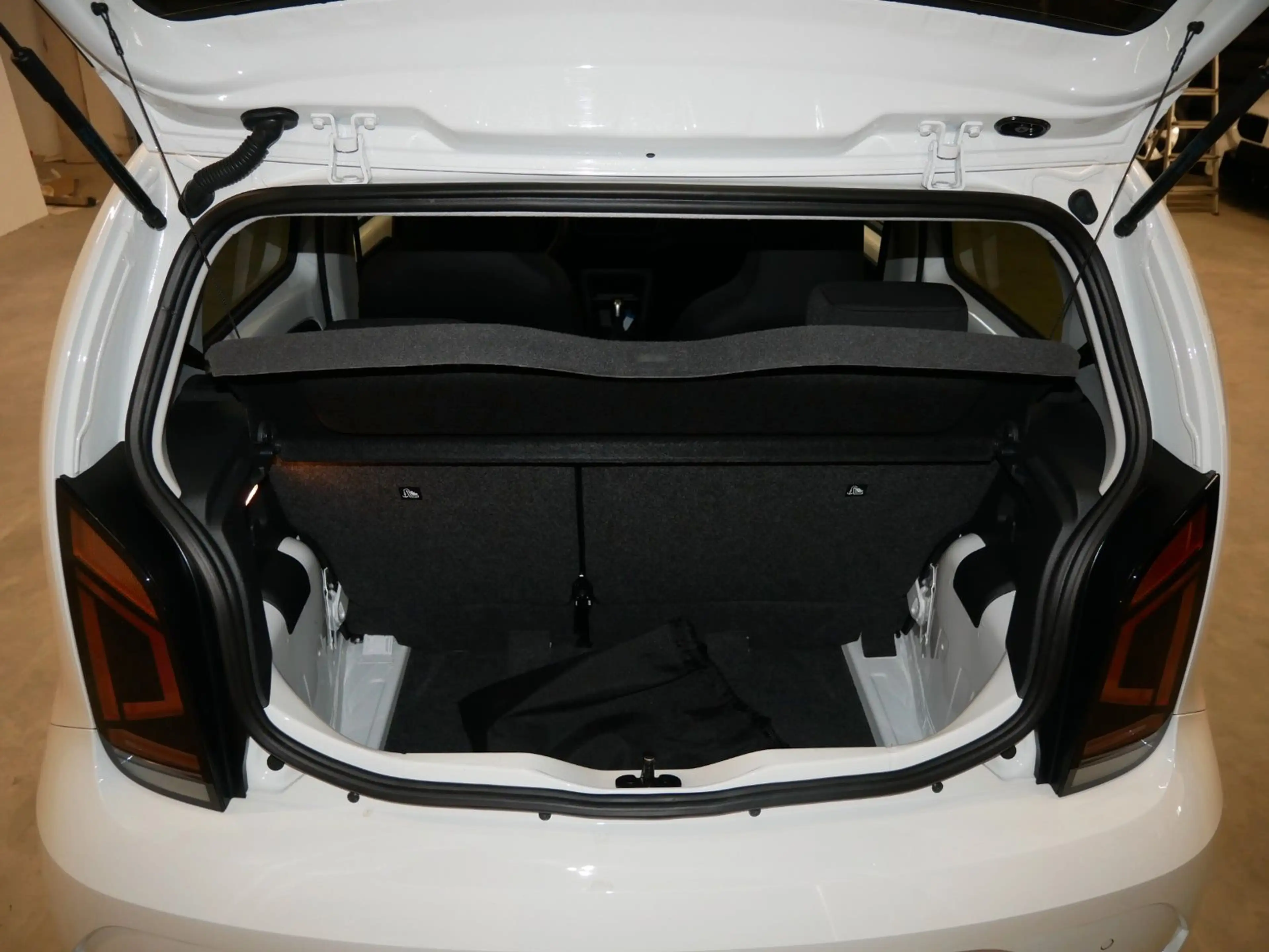 Volkswagen e-up! KAMERA SITZHEIZUNG BLUETOOTH — photo 10