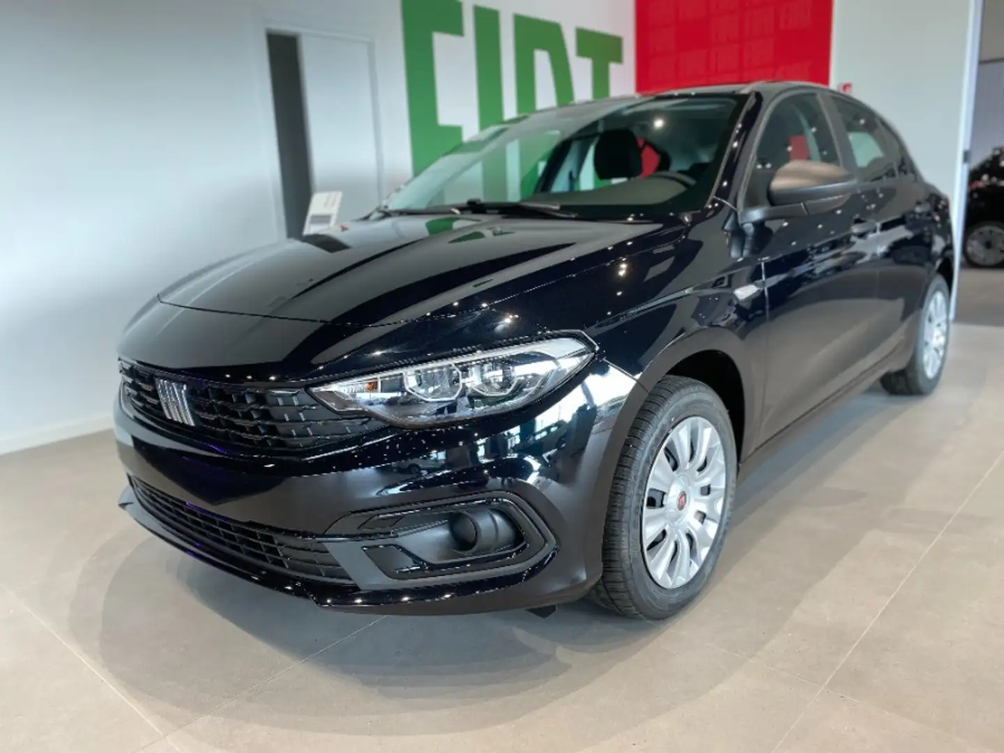 Fiat Tipo 5 Porte 1.5 T4 Hybrid Fekete - 2