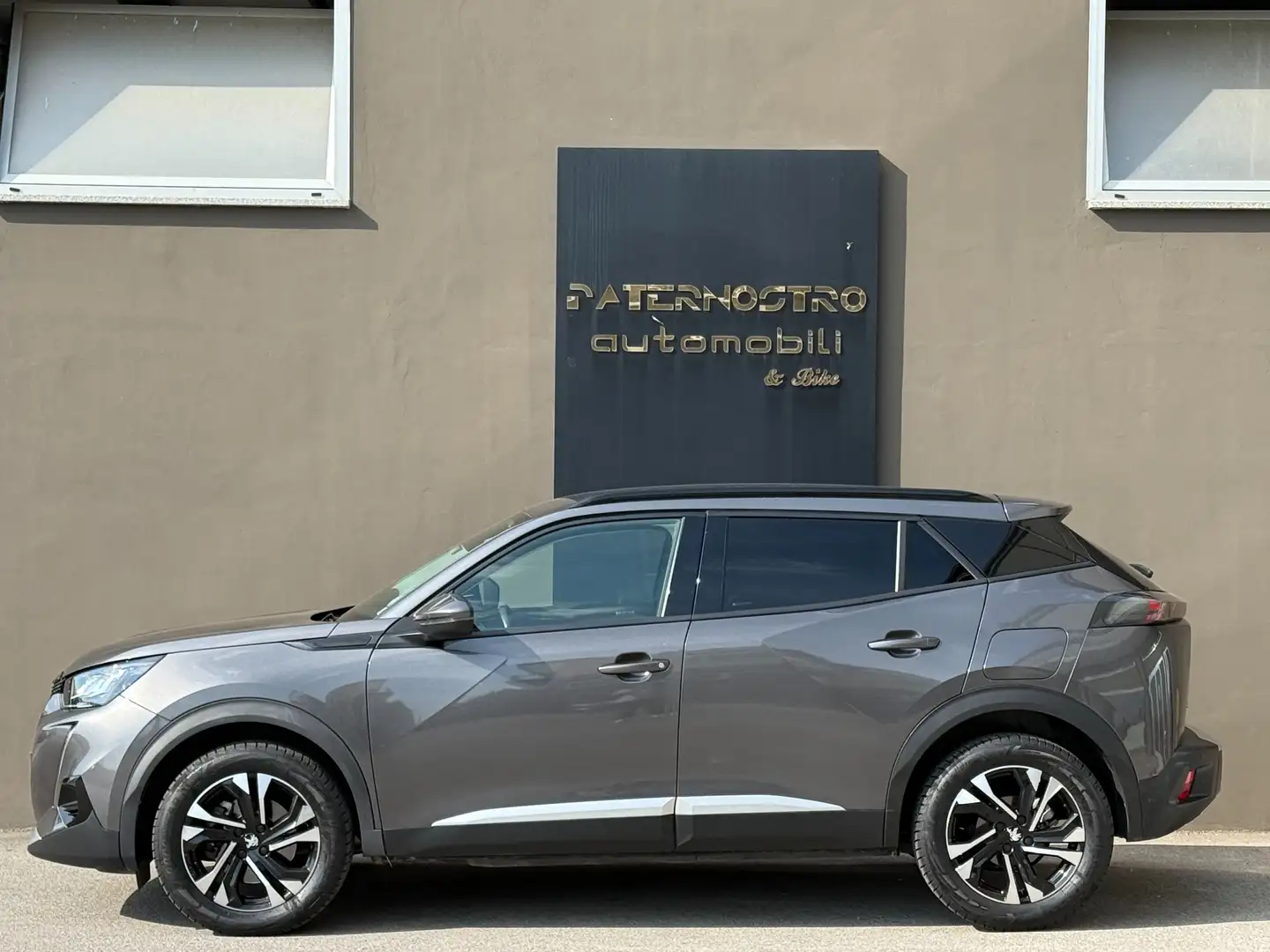 Peugeot 2008 II 2020 1.5 bluehdi Allure Pack s automatica Grijs - 2