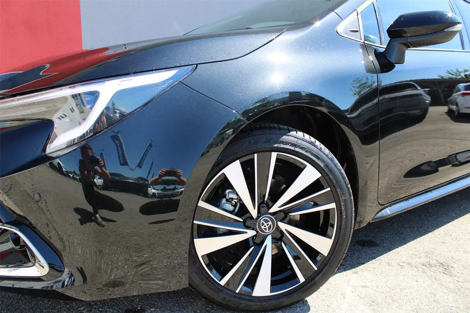 Toyota Corolla 1,8 Hybrid TS Active Drive + Safety-Paket Schwarz - 2