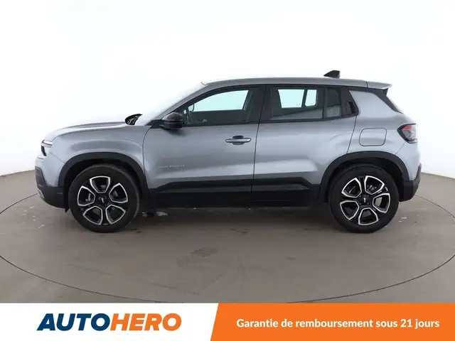 Jeep Avenger view 3