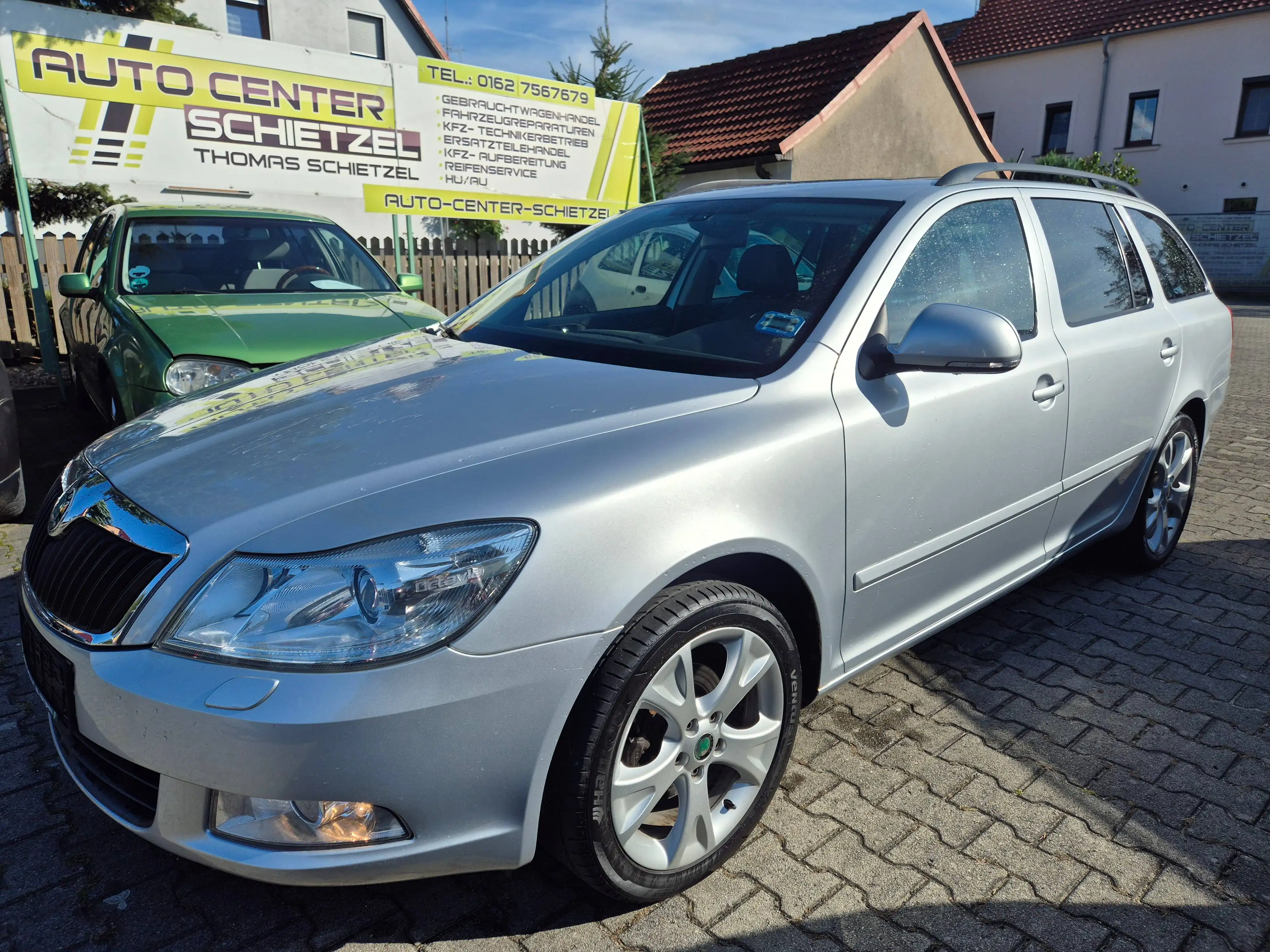 Skoda Octavia Elegance *1.Hand*93tkm*TÜV2028*XENON*Sitheizg*PDC*uvm...
