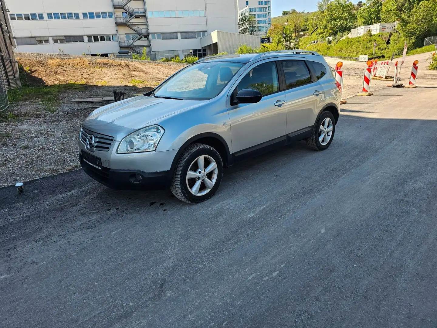 Nissan Qashqai +2 Acenta 4X4 Silber - 2