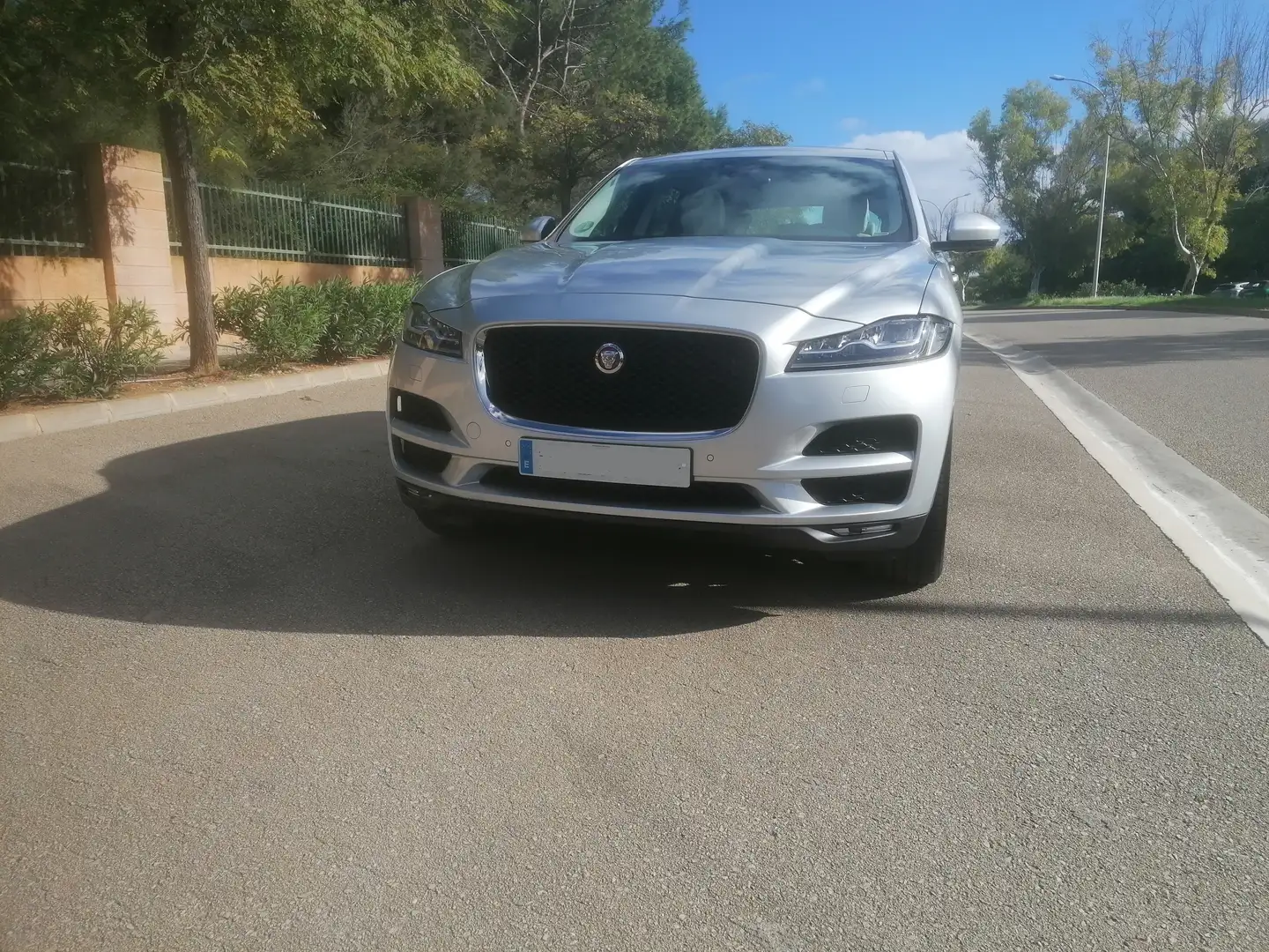 Jaguar F-Pace F-Pace 2.0 i4 Prestige Aut. AWD 300 Prestige Plateado - 1