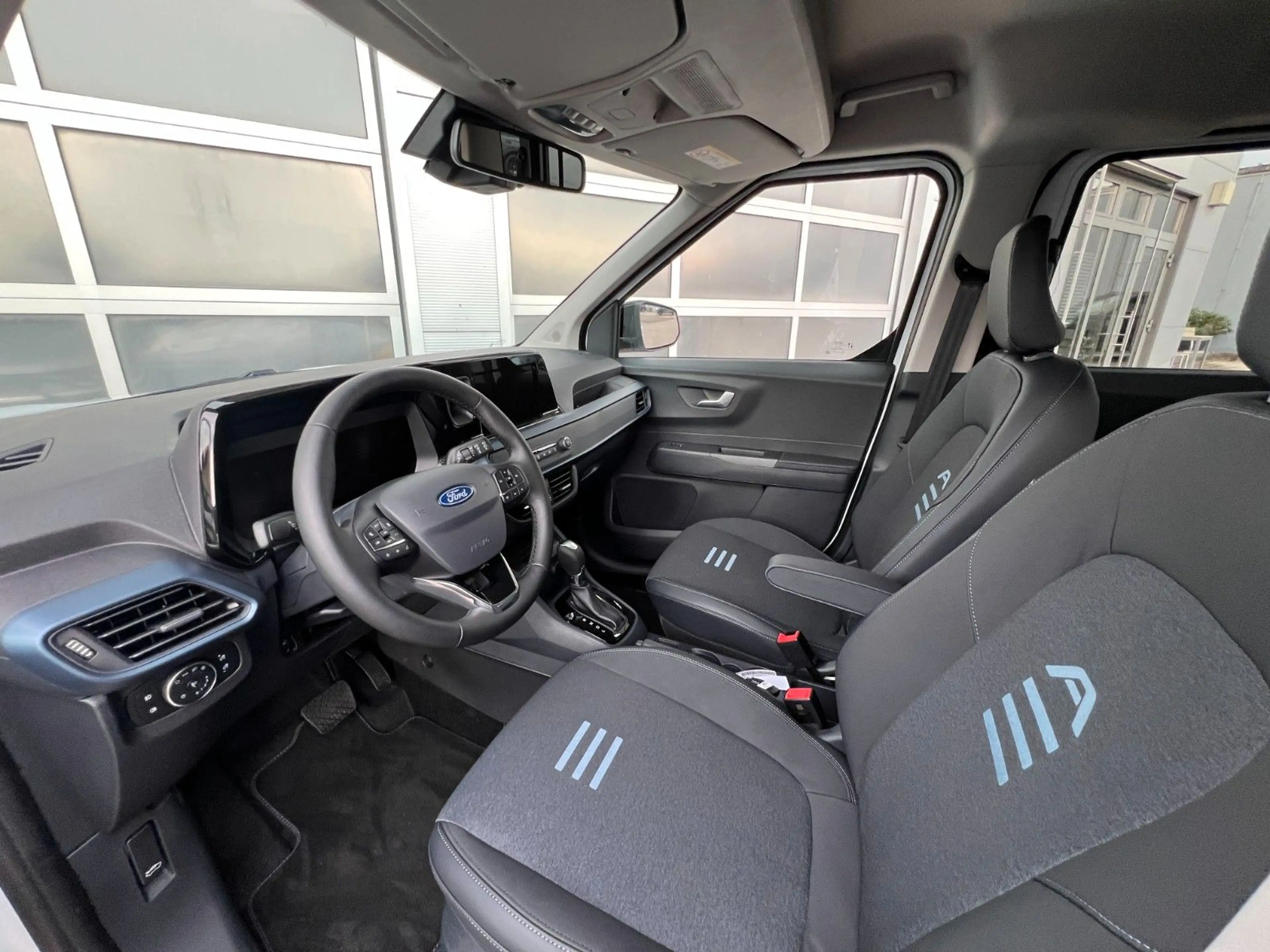 Ford Tourneo Courier 1.0 EcoB. Aut. Active AHK 4J GAR — photo 15
