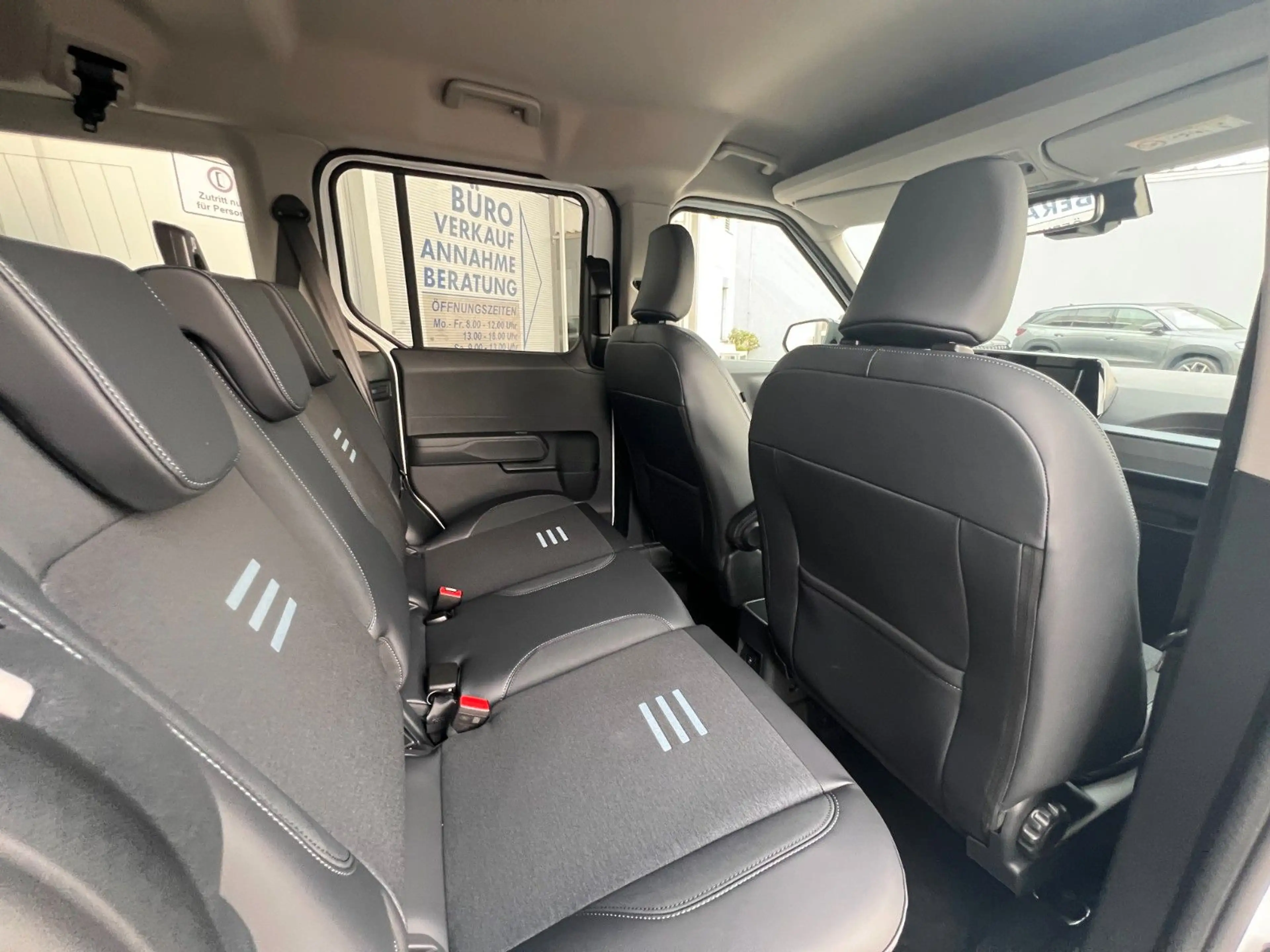 Ford Tourneo Courier 1.0 EcoB. Aut. Active AHK 4J GAR — photo 8