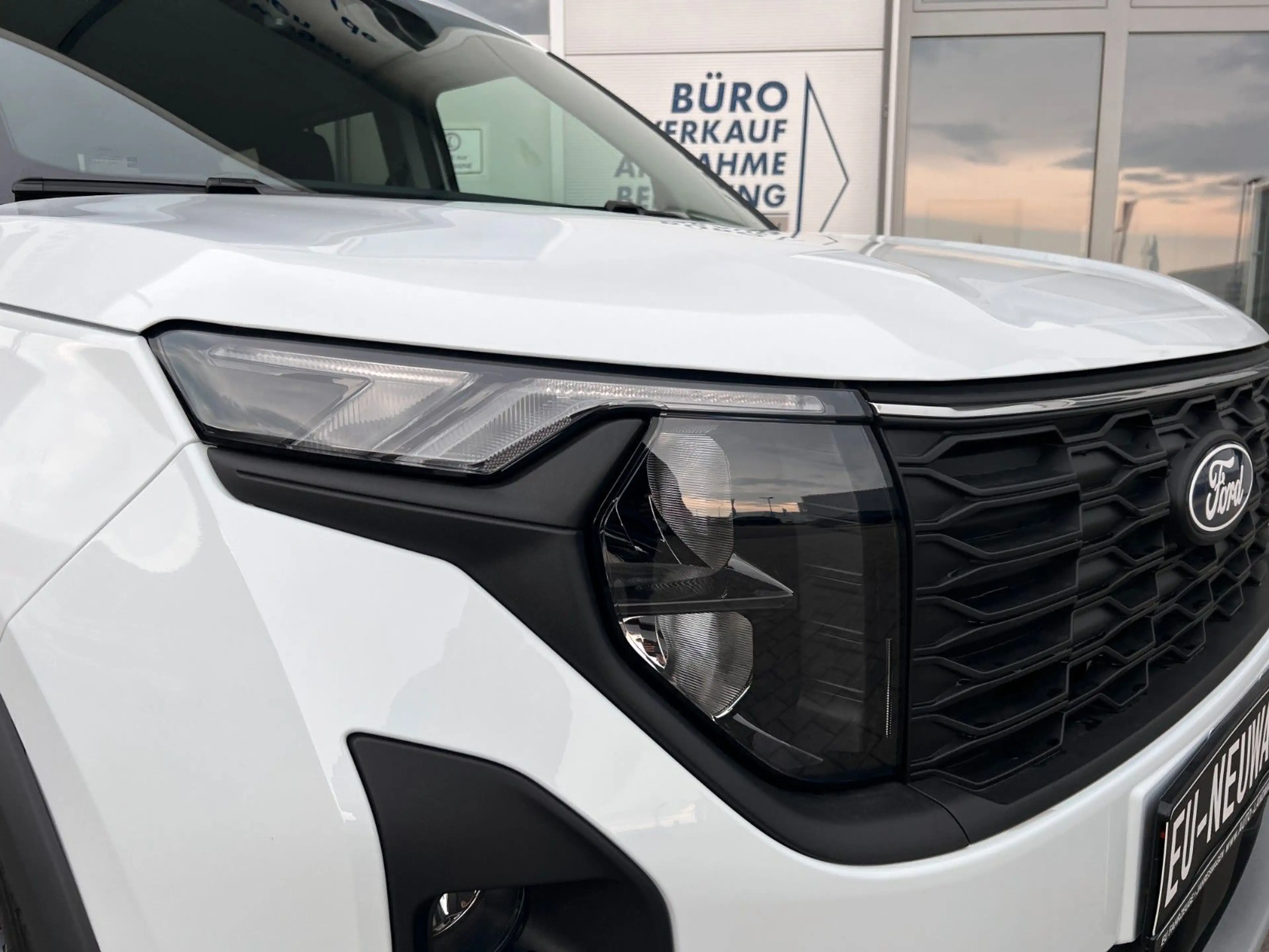 Ford Tourneo Courier 1.0 EcoB. Aut. Active AHK 4J GAR — photo 3