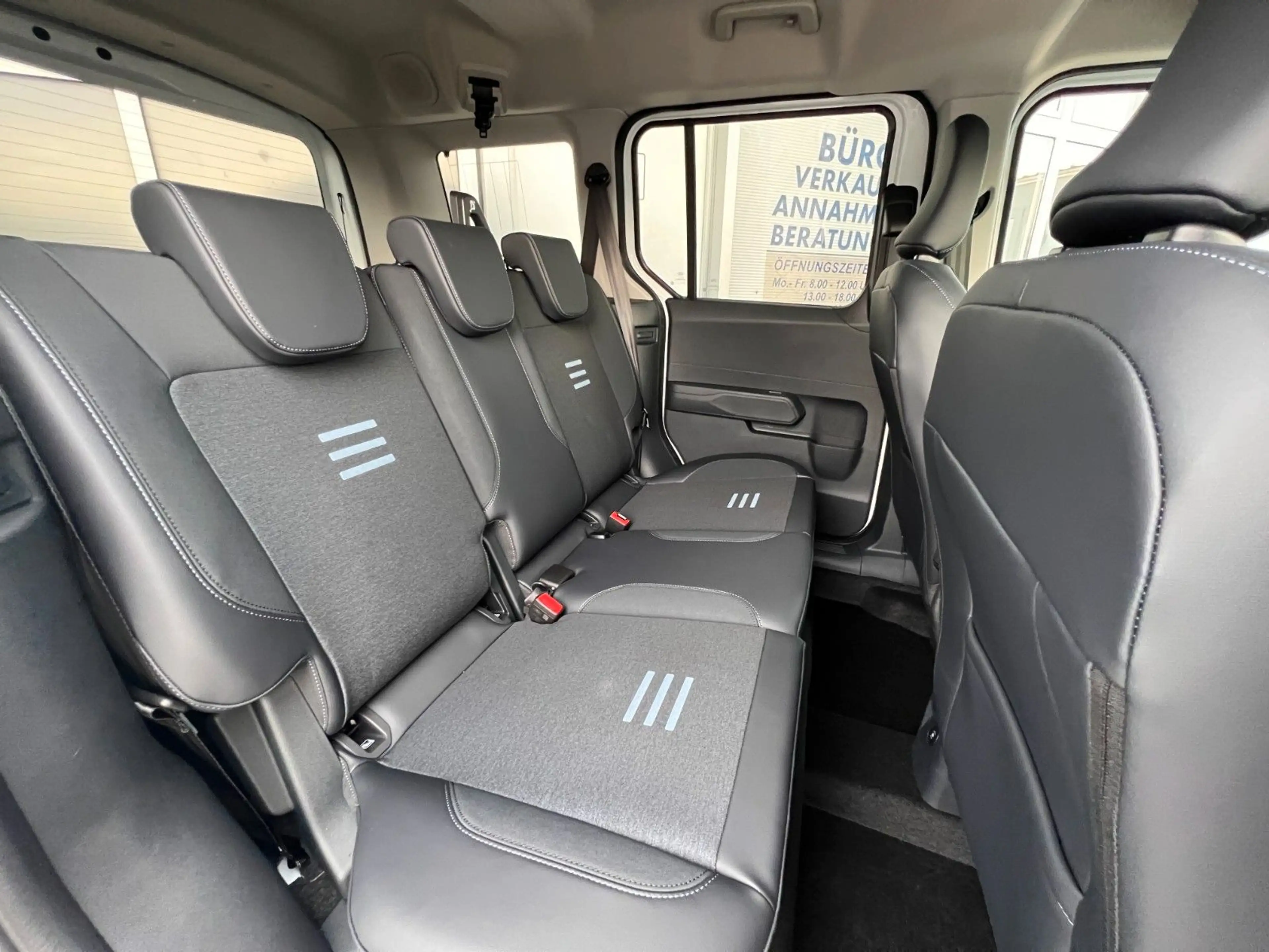 Ford Tourneo Courier 1.0 EcoB. Aut. Active AHK 4J GAR — photo 9
