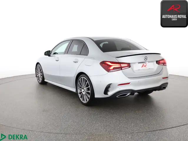 Mercedes-Benz Unknown Model view 3