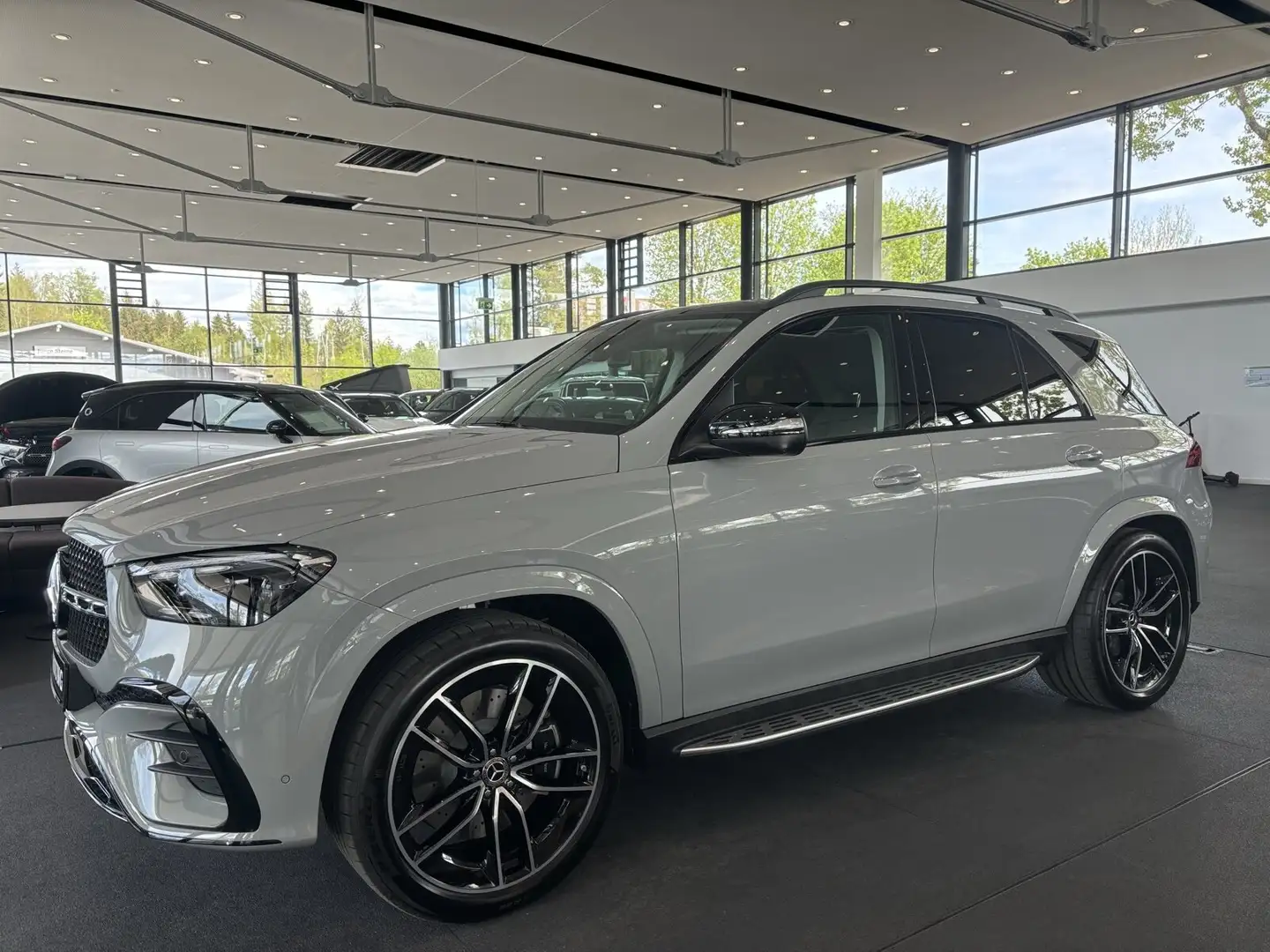 Mercedes-Benz GLE 450 GLE 450 D 4MATIC  AMG Line Exterieur/Navi/Styling siva - 2