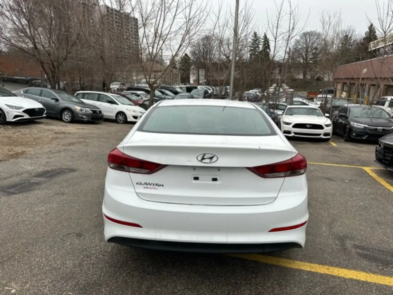 Hyundai ELANTRA снимка Hyundai ELANTRA