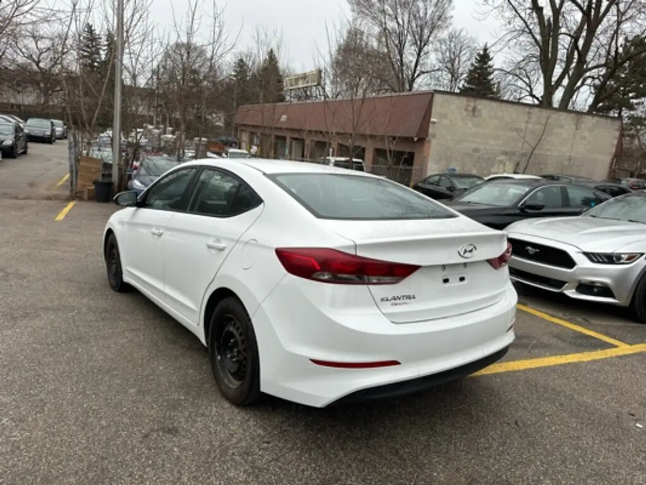 Hyundai ELANTRA снимка Hyundai ELANTRA