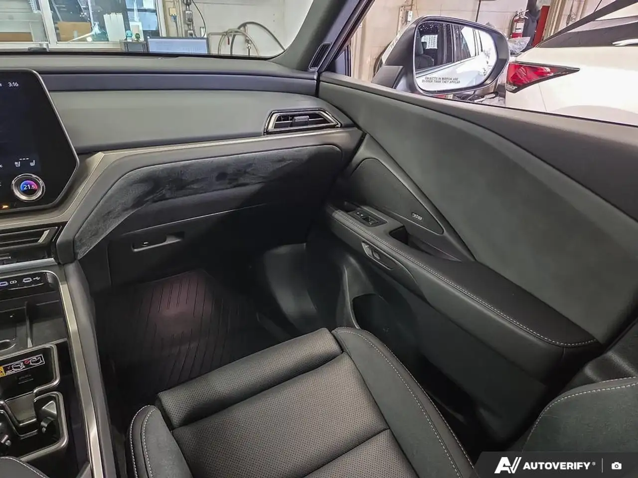 Lexus TX photo Lexus TX