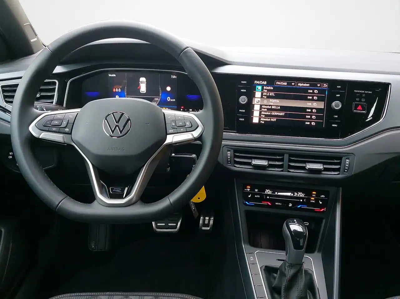 Volkswagen Polo 1.0 TSI DSG R-Line 8