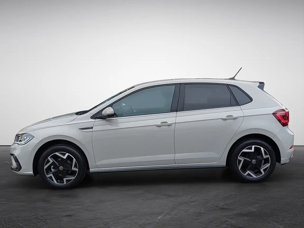 Volkswagen Polo 1.0 TSI DSG R-Line 3