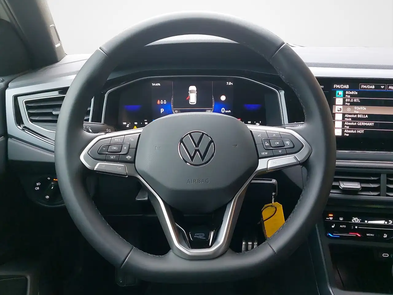Volkswagen Polo 1.0 TSI DSG R-Line 9