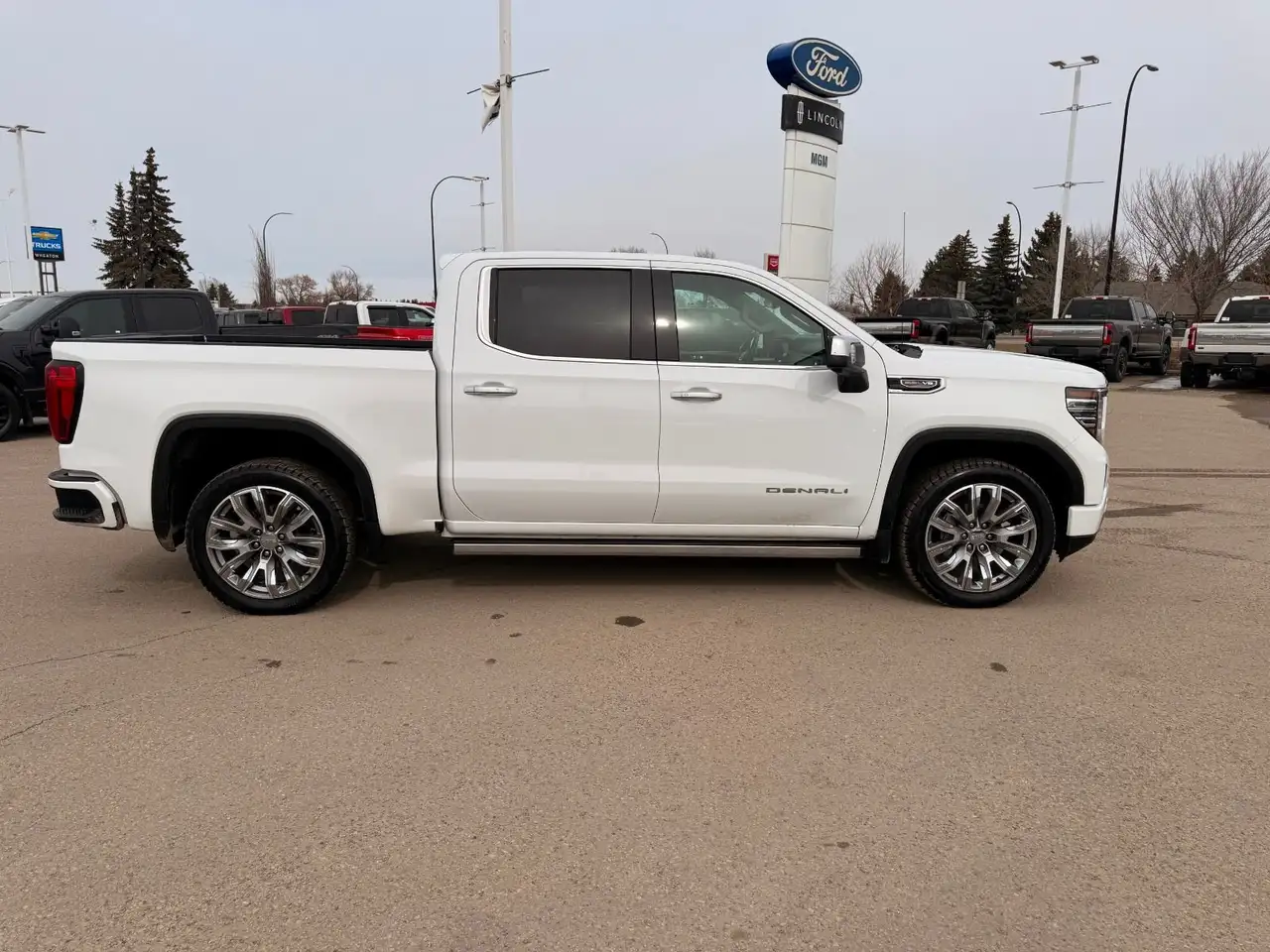 GMC Sierra 1500 снимка GMC Sierra 1500